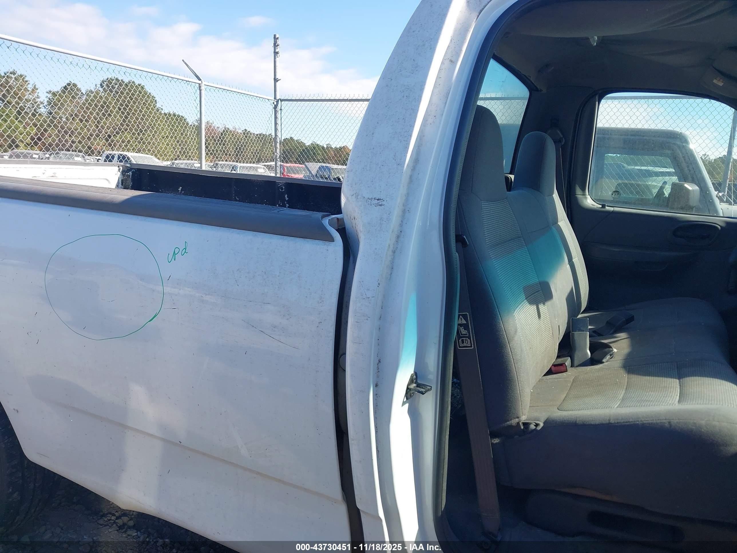 2001 Ford F-150 Xl/xlt White vin: 2FTZF17251CA56402