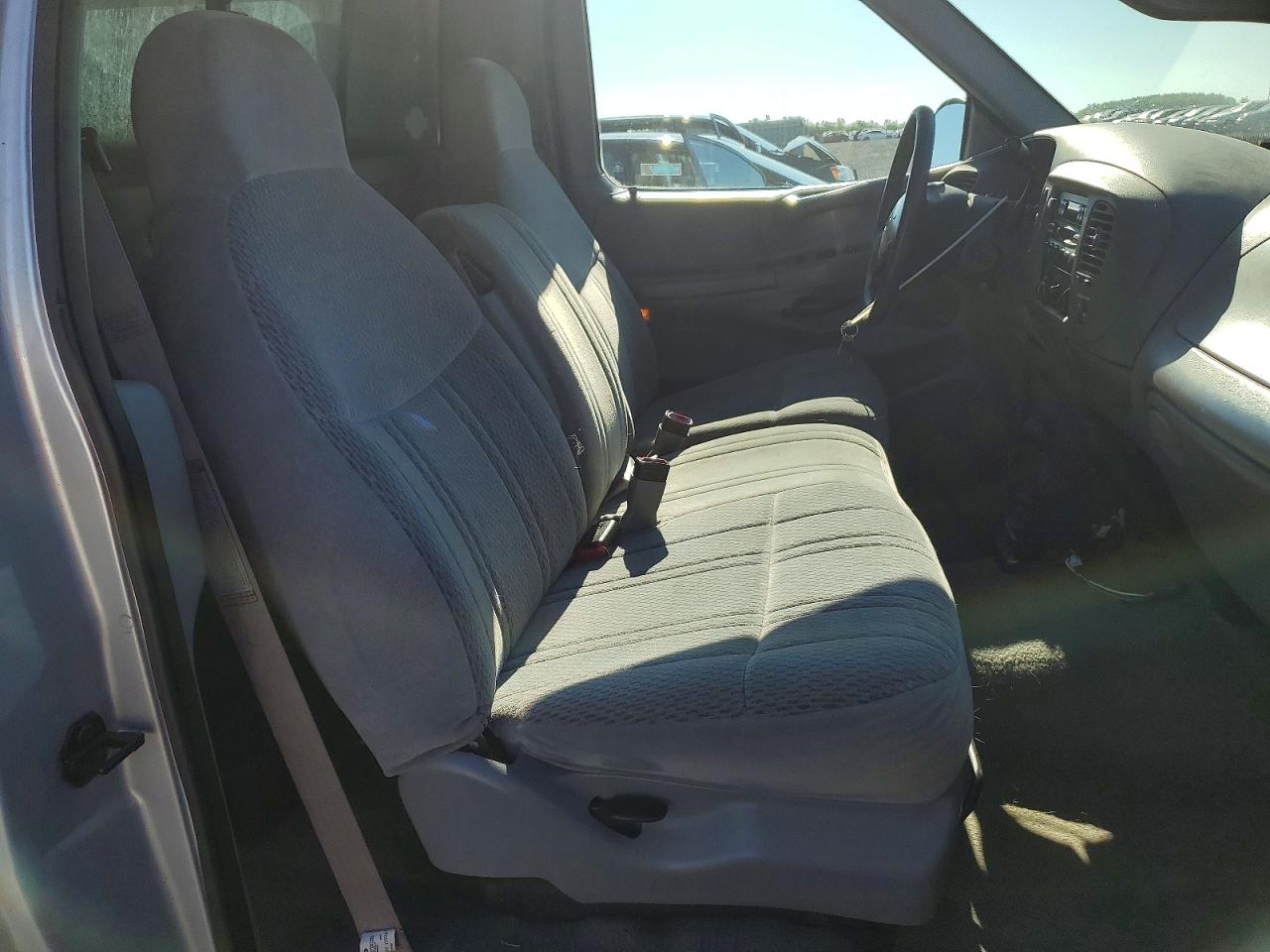 1998 Ford F150 Silver vin: 2FTZF18W0WCA77019