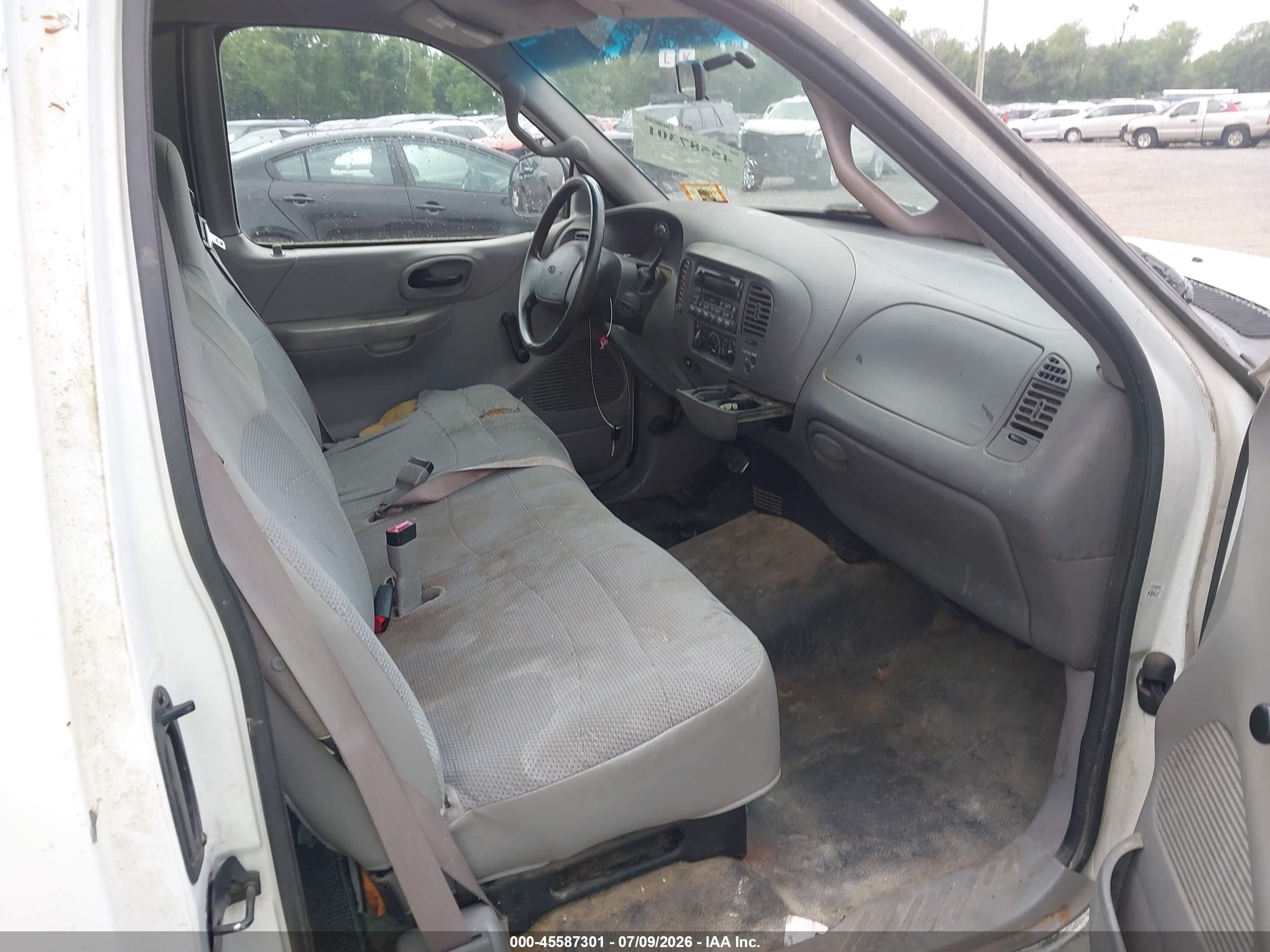 2000 Ford F-150 Xl/xlt White vin: 2FTZX0720YCA10879