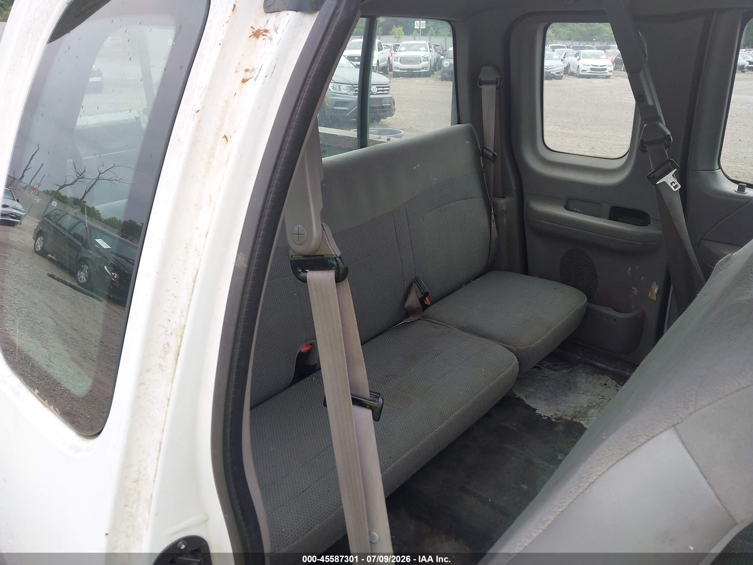 2000 Ford F-150 Xl/xlt White vin: 2FTZX0720YCA10879