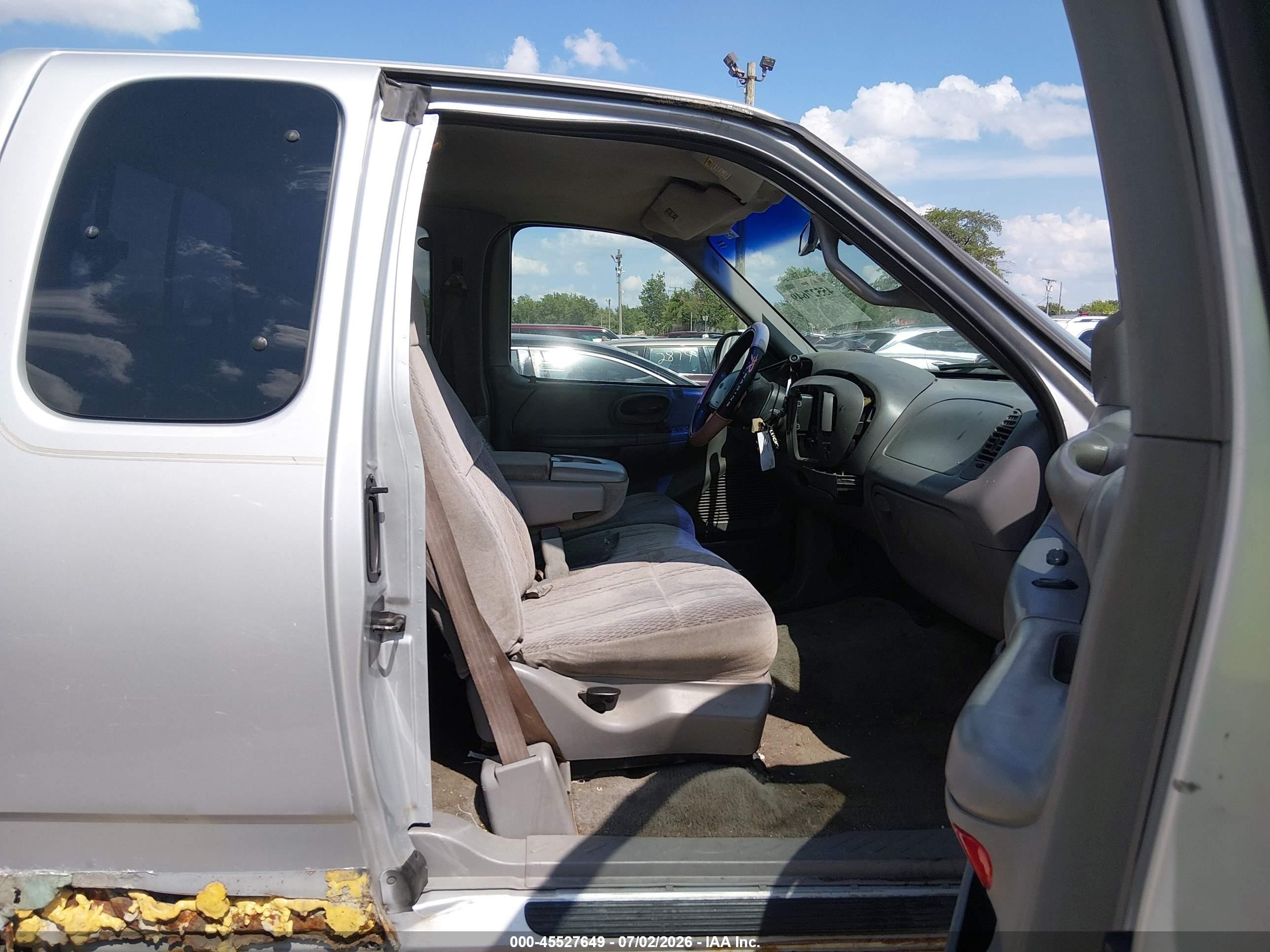 1998 Ford F-150 Lariat/xl/xlt Серебряный vin: 2FTZX0766WCB00246