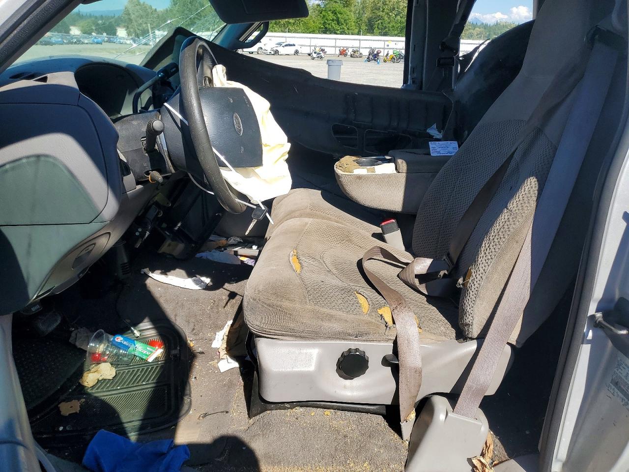 2000 Ford F150 Silver vin: 2FTZX1723YCB17852