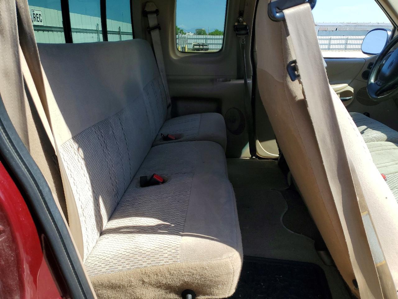 1998 Ford F150 Burgundy vin: 2FTZX1760WCA17126