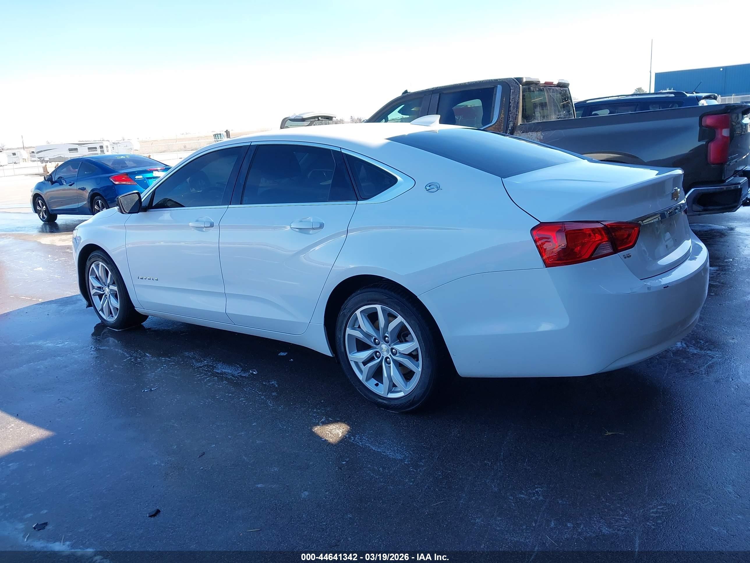 2017 Chevrolet Impala 1lt White vin: 2G1105S33H9160053