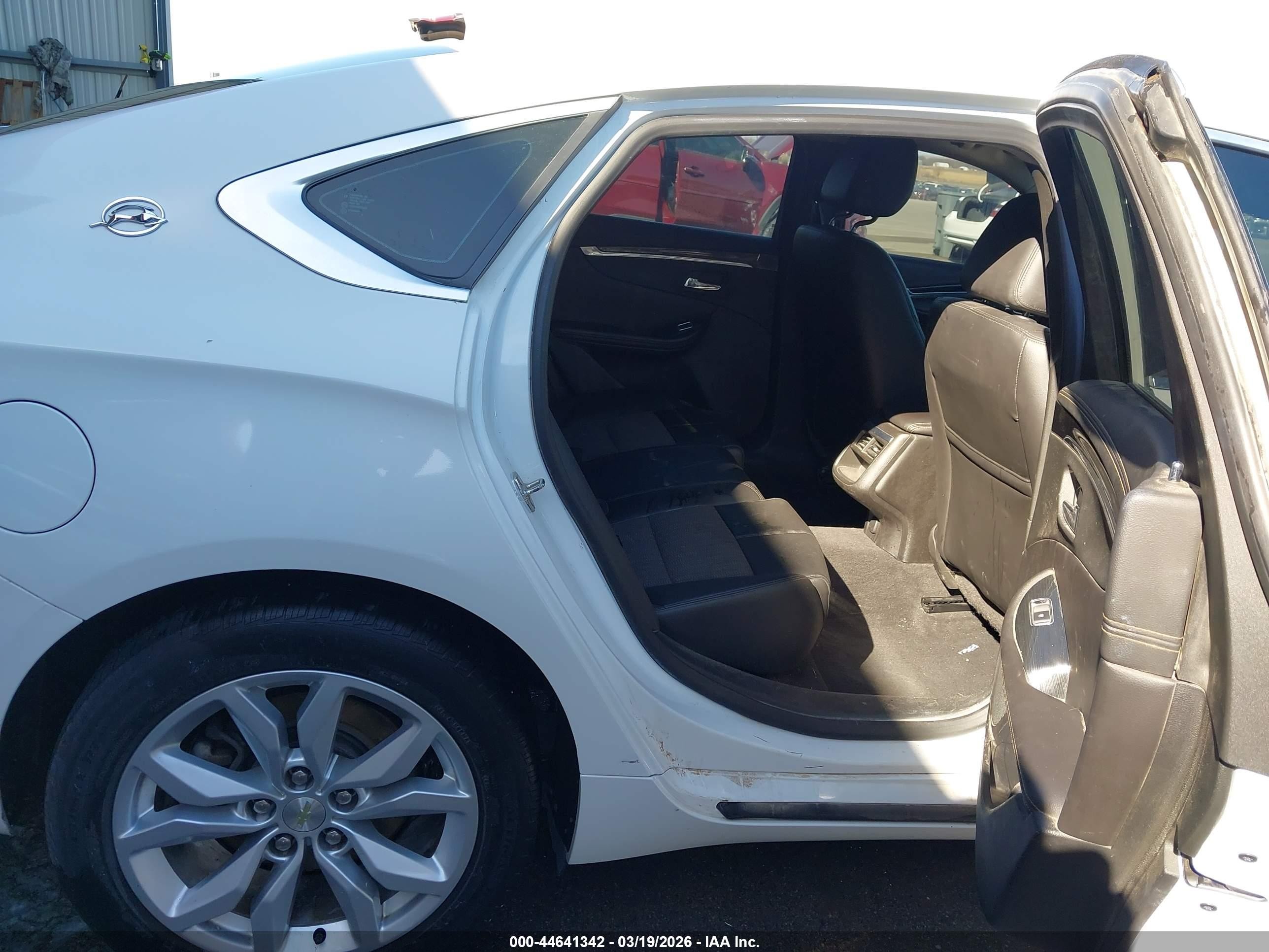 2017 Chevrolet Impala 1lt White vin: 2G1105S33H9160053