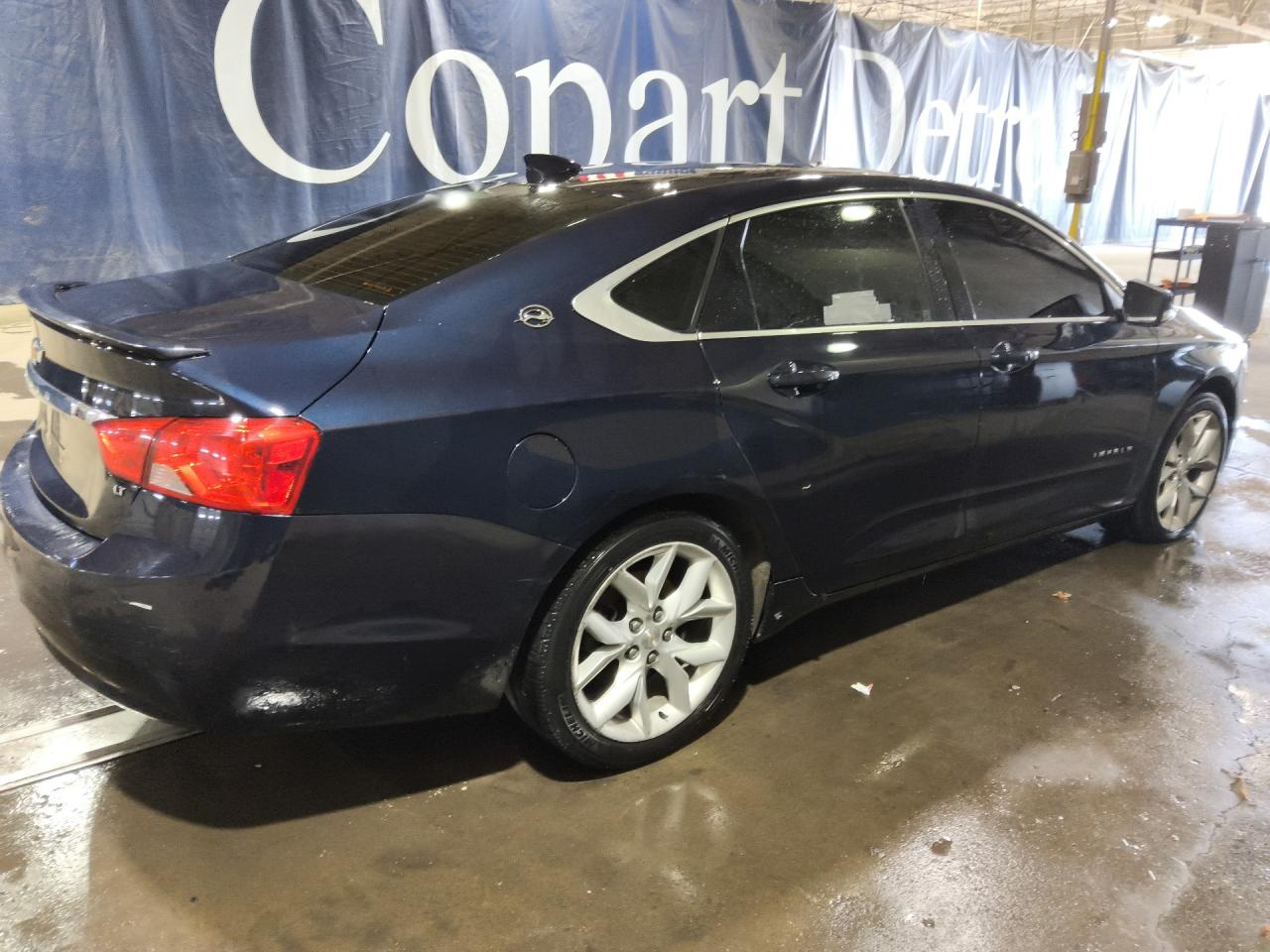 2017 Chevrolet Impala Lt Синий vin: 2G1105S34H9184295 Damage: Right Front Tire, Worn, Replacement Required
