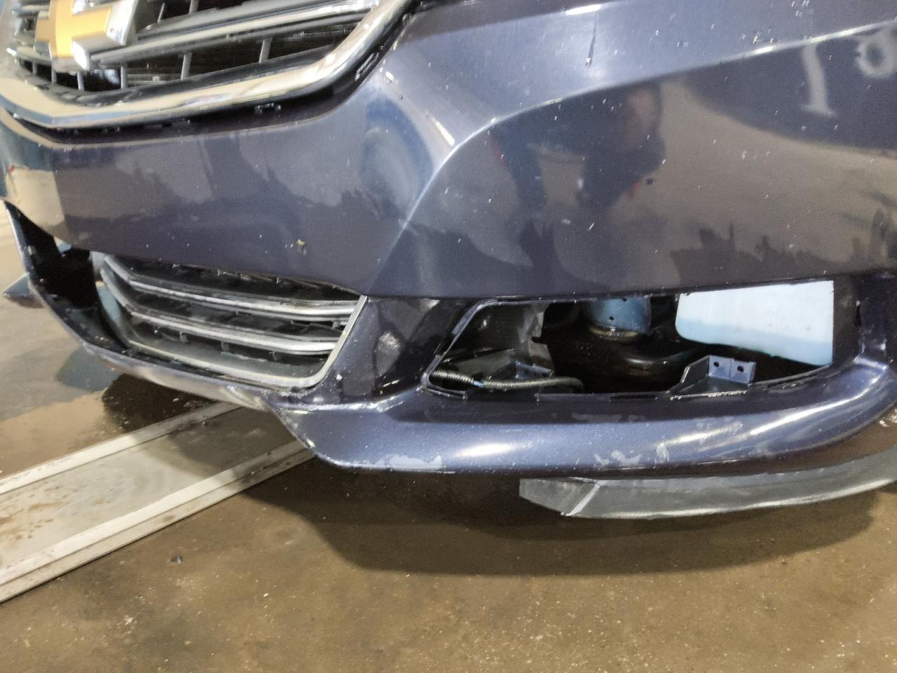 2017 Chevrolet Impala Lt Синий vin: 2G1105S34H9184295 Damage: Front Bumper, Dent(S) W/ Paint Dmg, 6 To 7 Inches