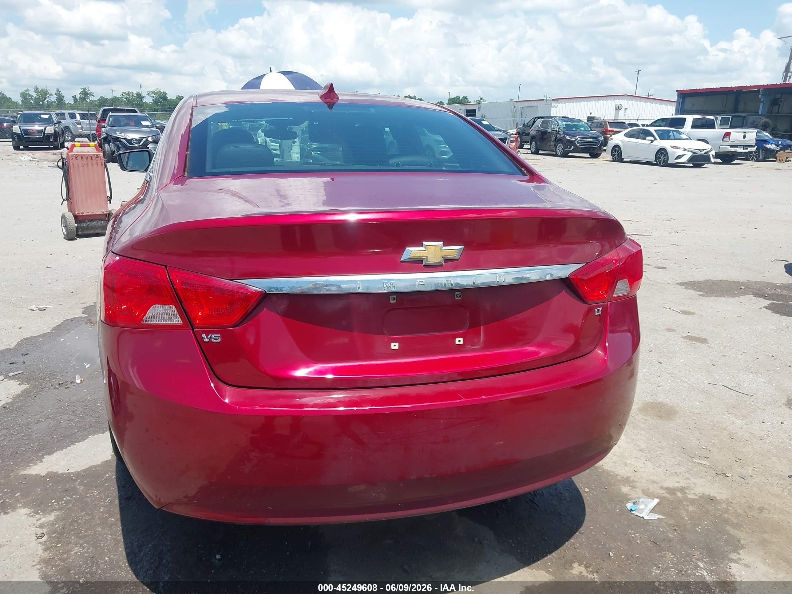 2018 Chevrolet Impala 1lt Red vin: 2G1105S37J9160742