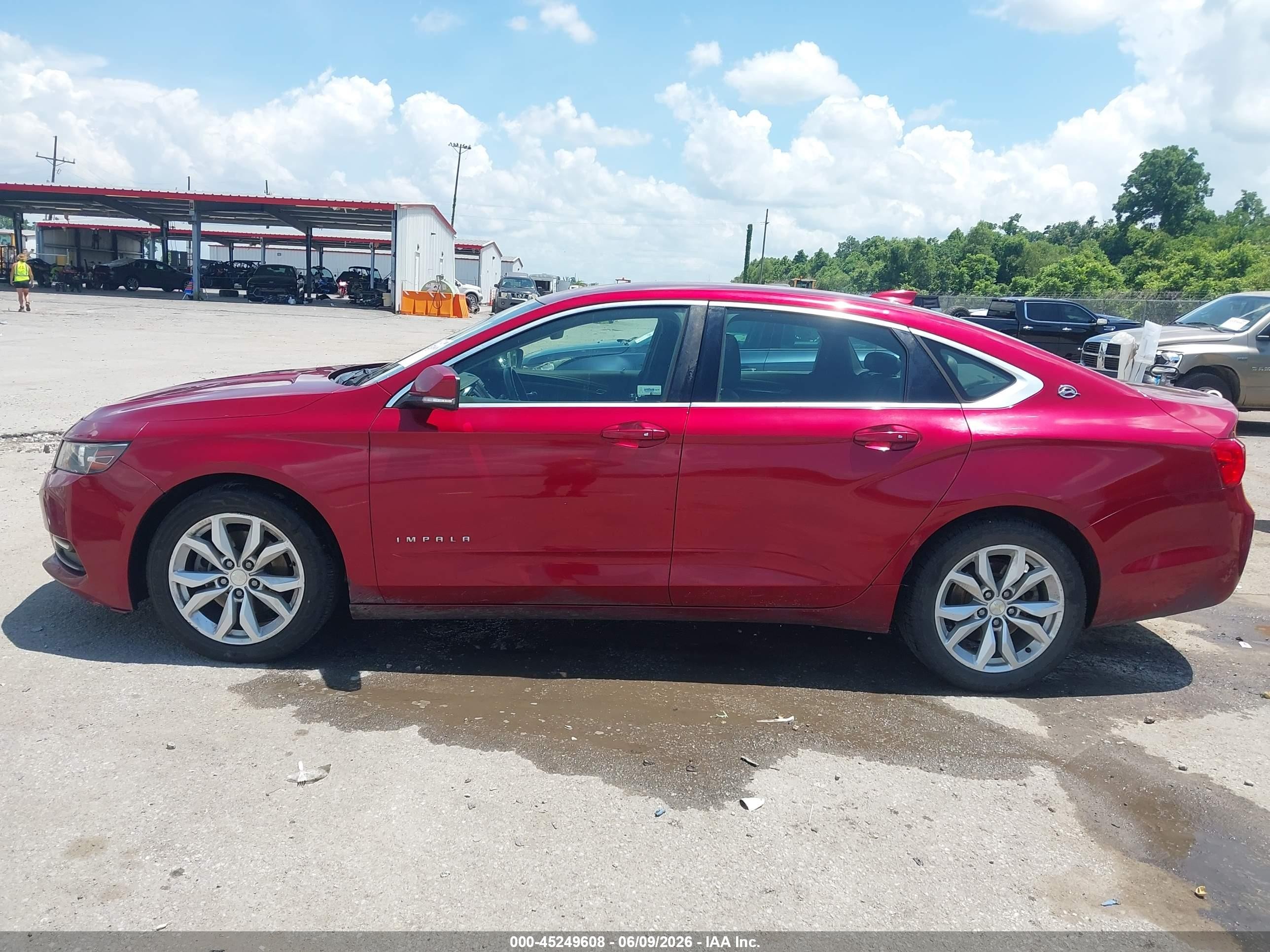 2018 Chevrolet Impala 1lt Red vin: 2G1105S37J9160742