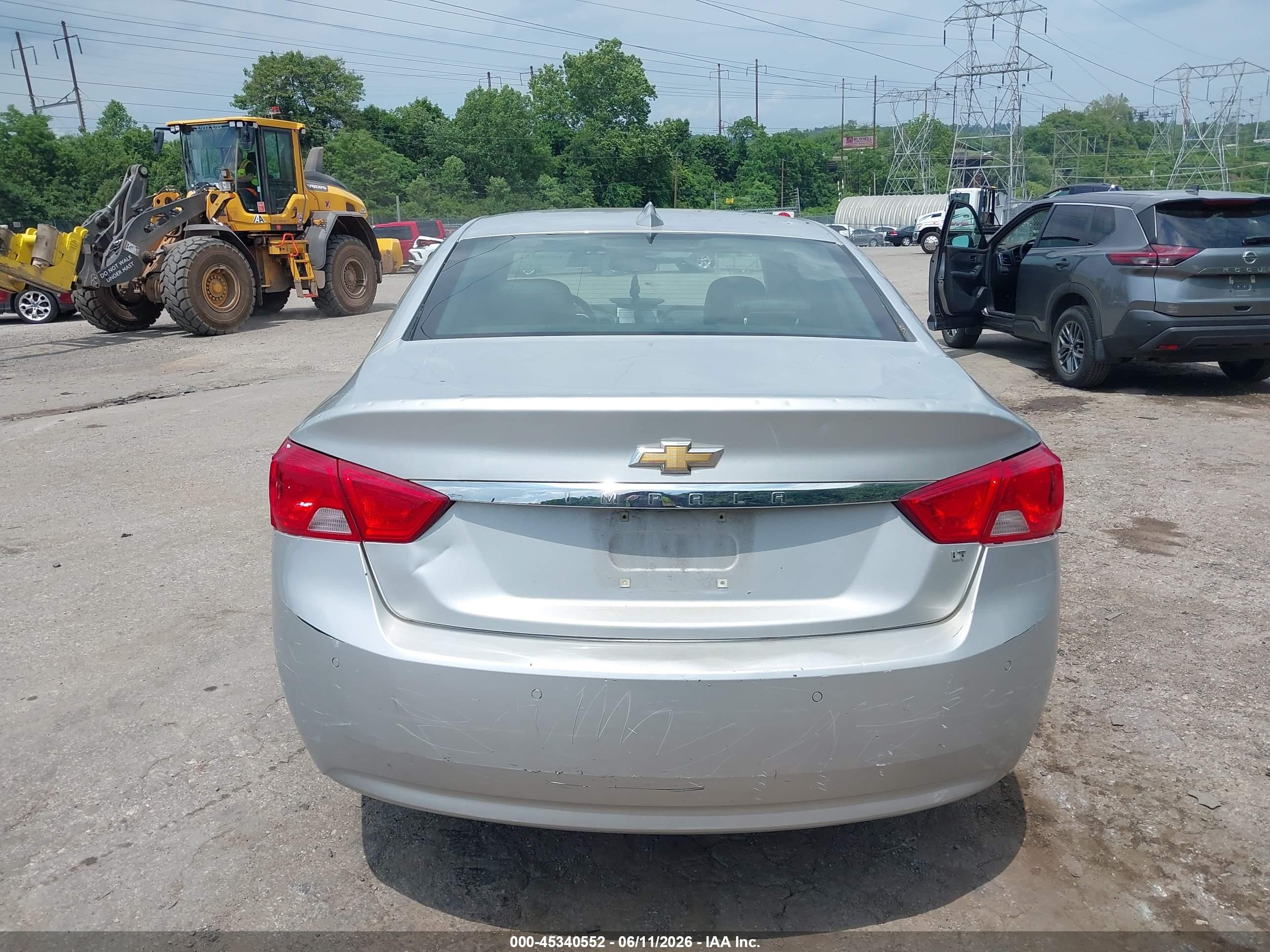 2016 Chevrolet Impala 1lt Silver vin: 2G1105SA1G9170447