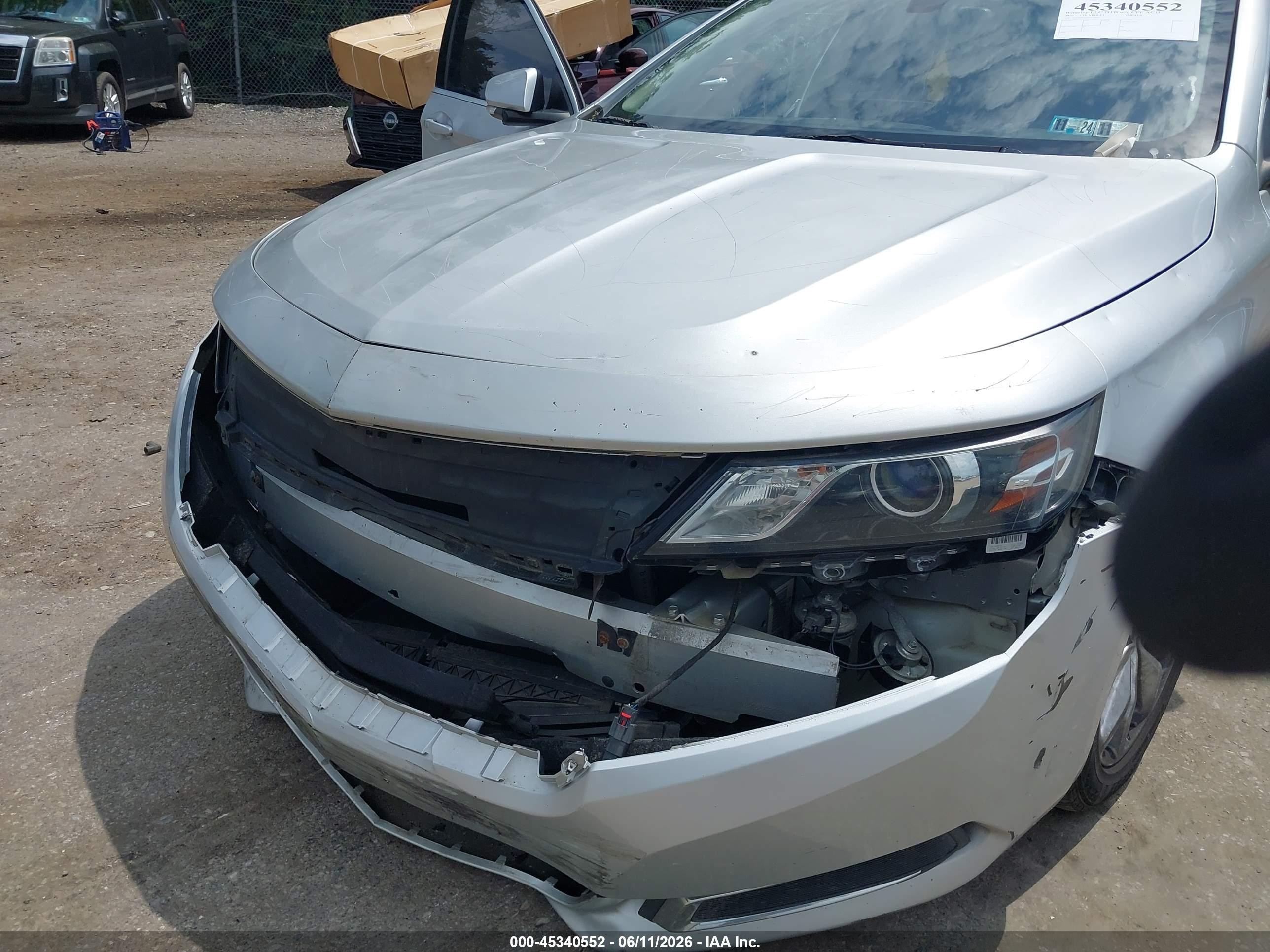 2016 Chevrolet Impala 1lt Silver vin: 2G1105SA1G9170447