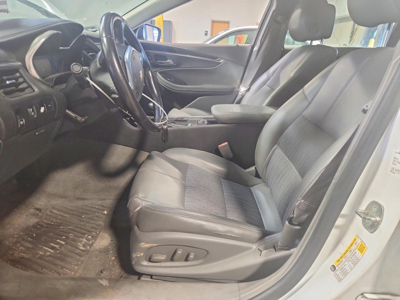 2014 Chevrolet Impala Lt White vin: 2G1115SL0E9219164