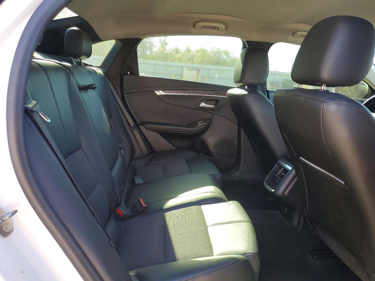 2015 Chevrolet Impala Lt White vin: 2G1115SL0F9102623