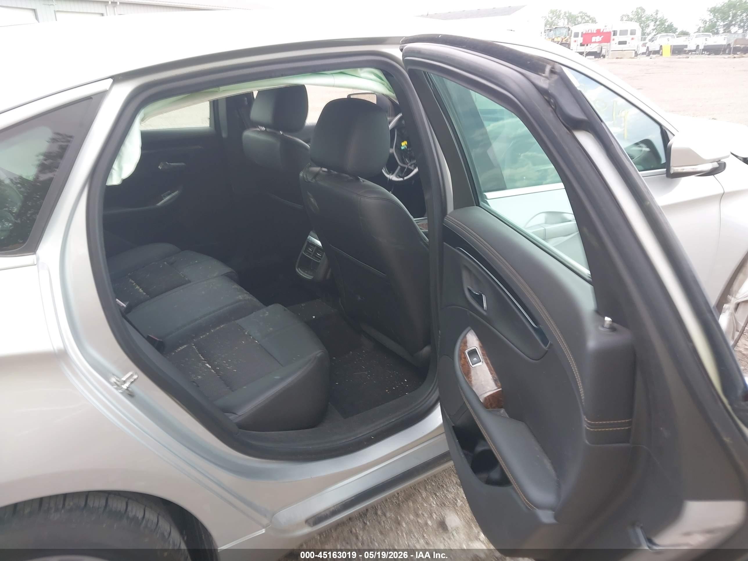 2015 Chevrolet Impala 1lt Silver vin: 2G1115SL1F9148946