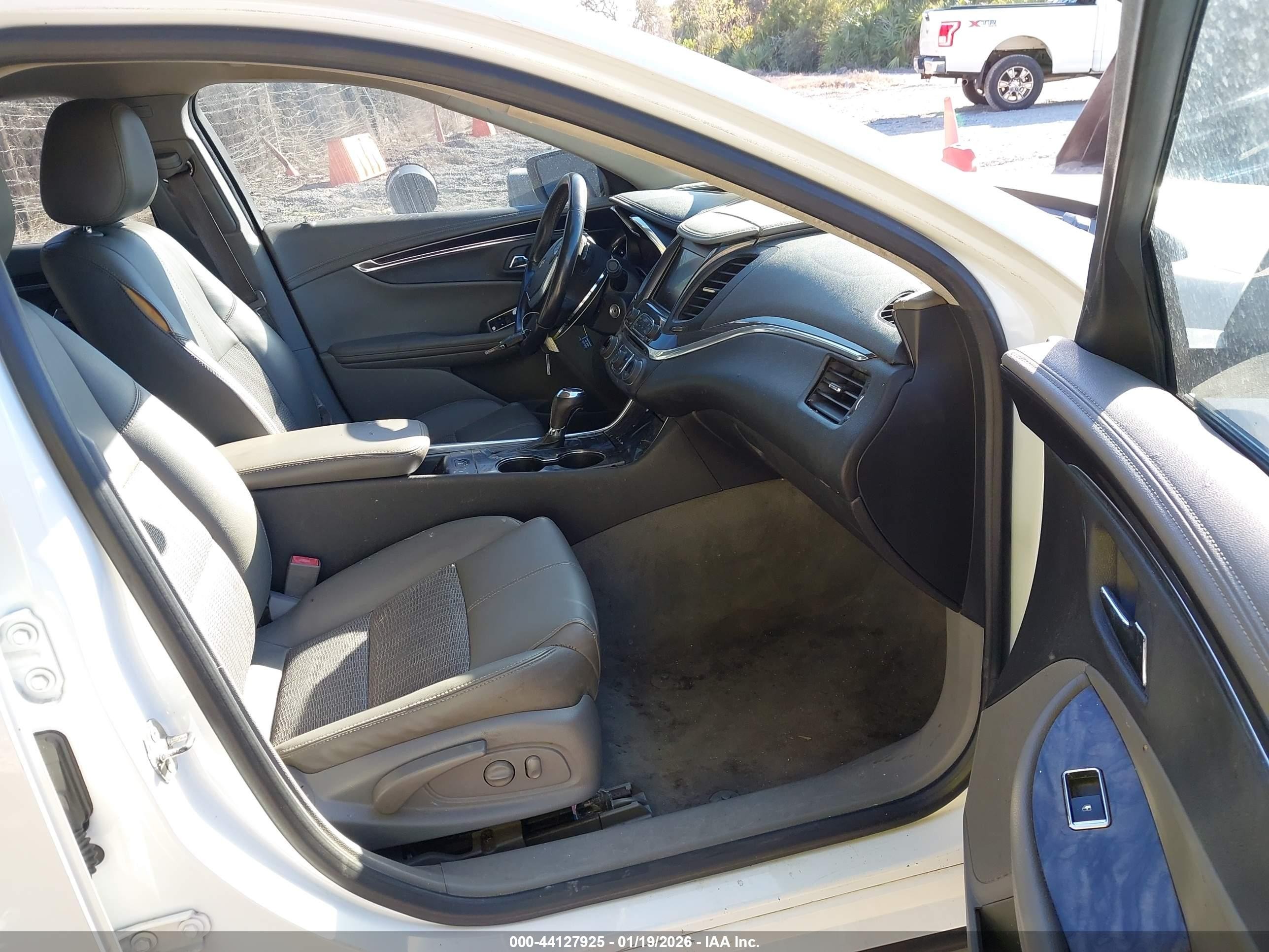 2015 Chevrolet Impala Lt White vin: 2G1115SL2F9175976