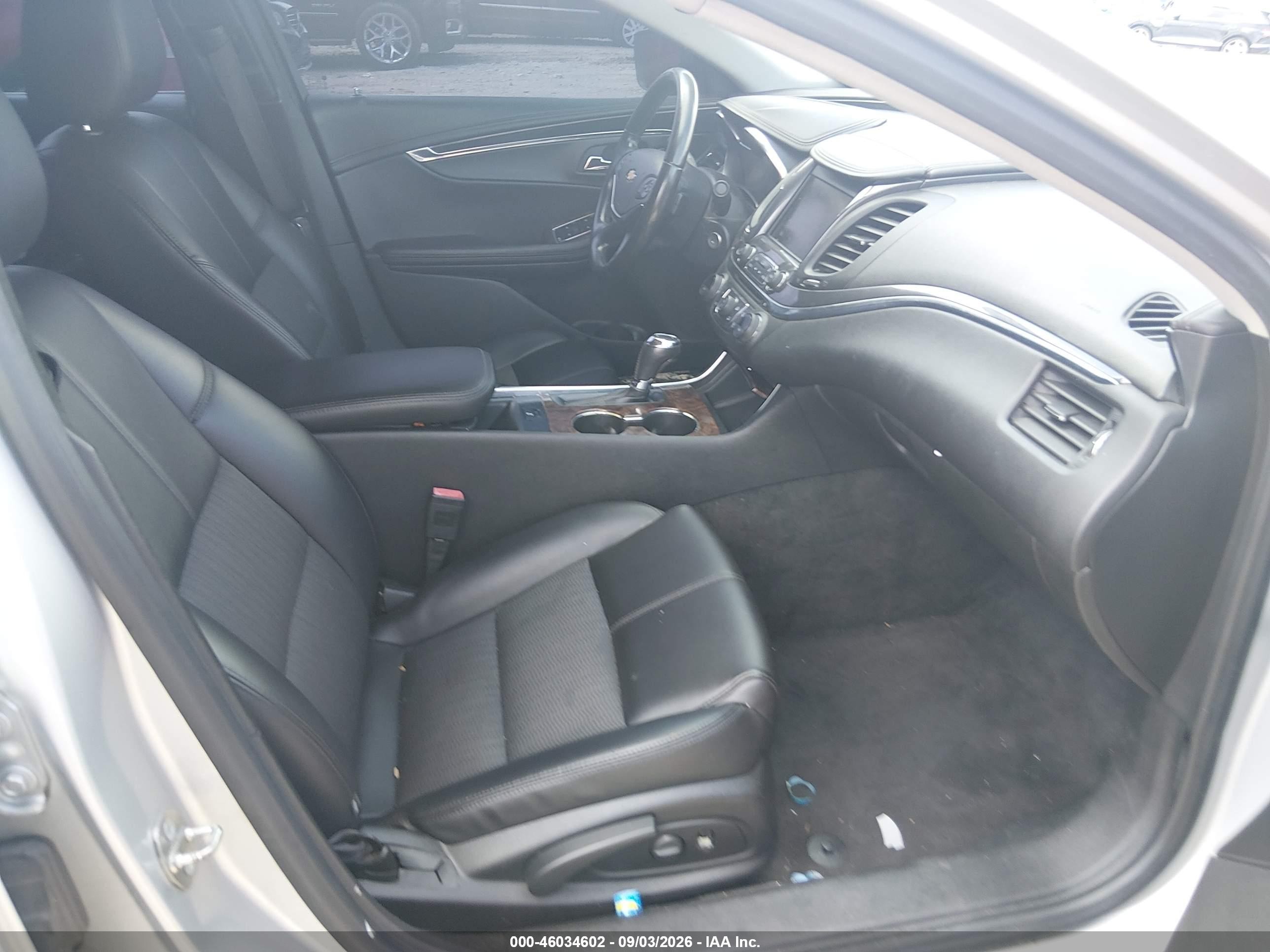 2015 Chevrolet Impala 1lt Silver vin: 2G1115SL2F9218745