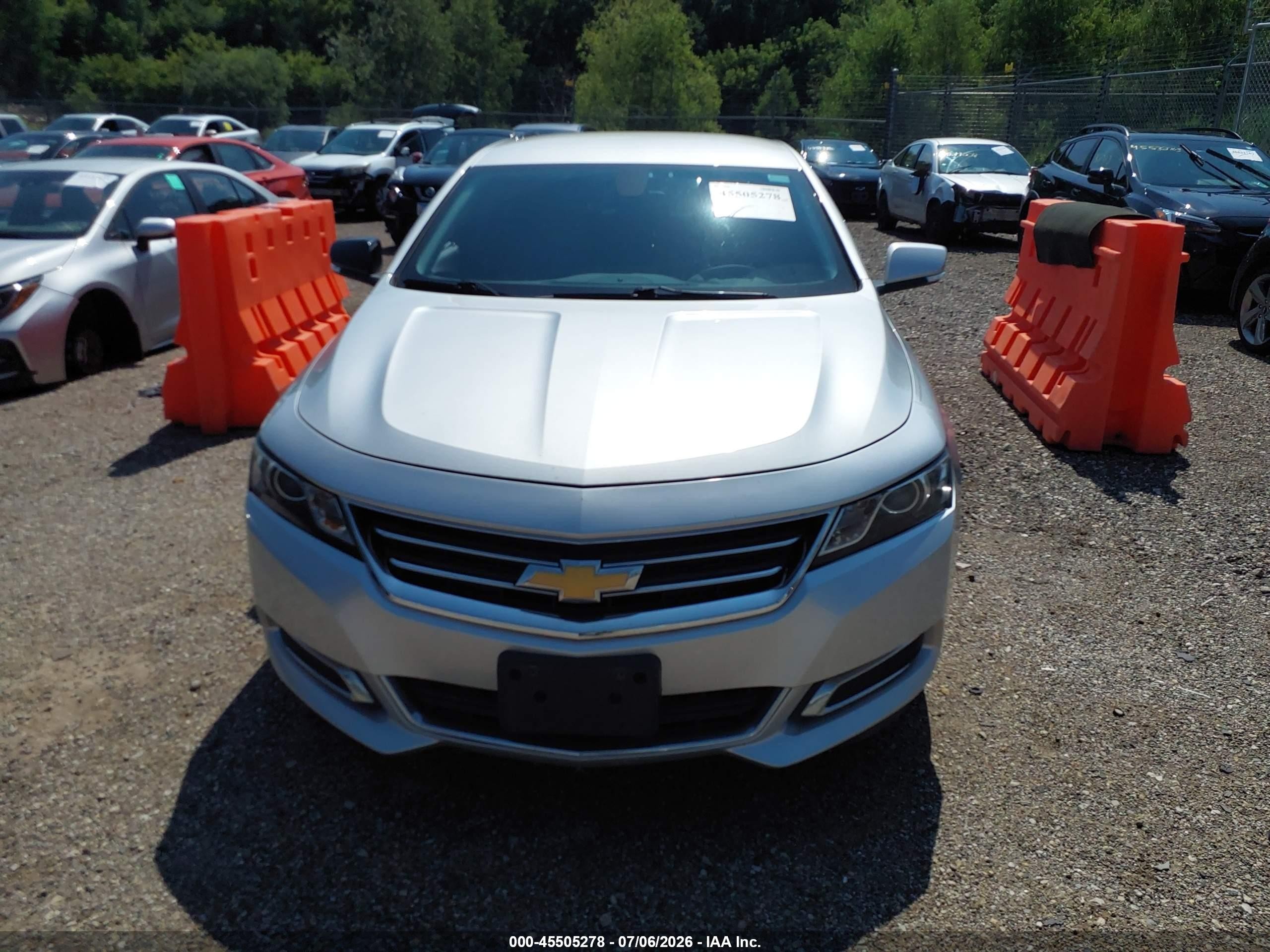 2015 Chevrolet Impala 1lt Silver vin: 2G1115SL2F9225579