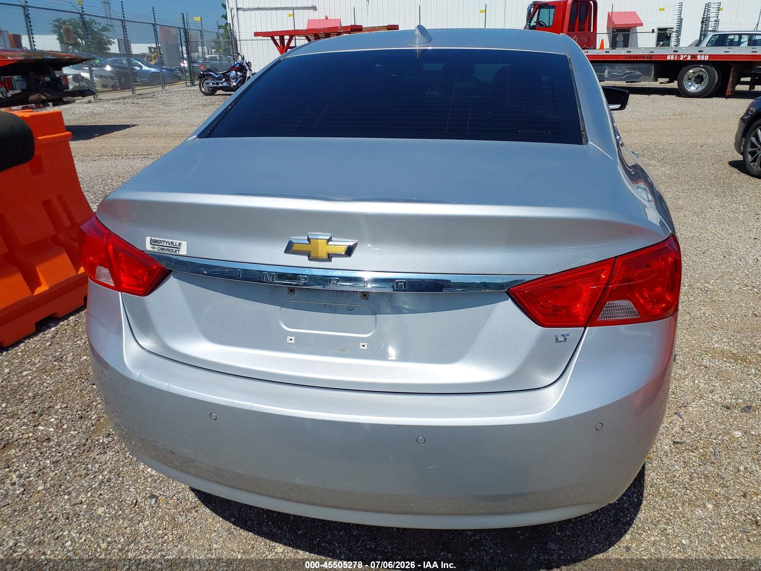 2015 Chevrolet Impala 1lt Silver vin: 2G1115SL2F9225579