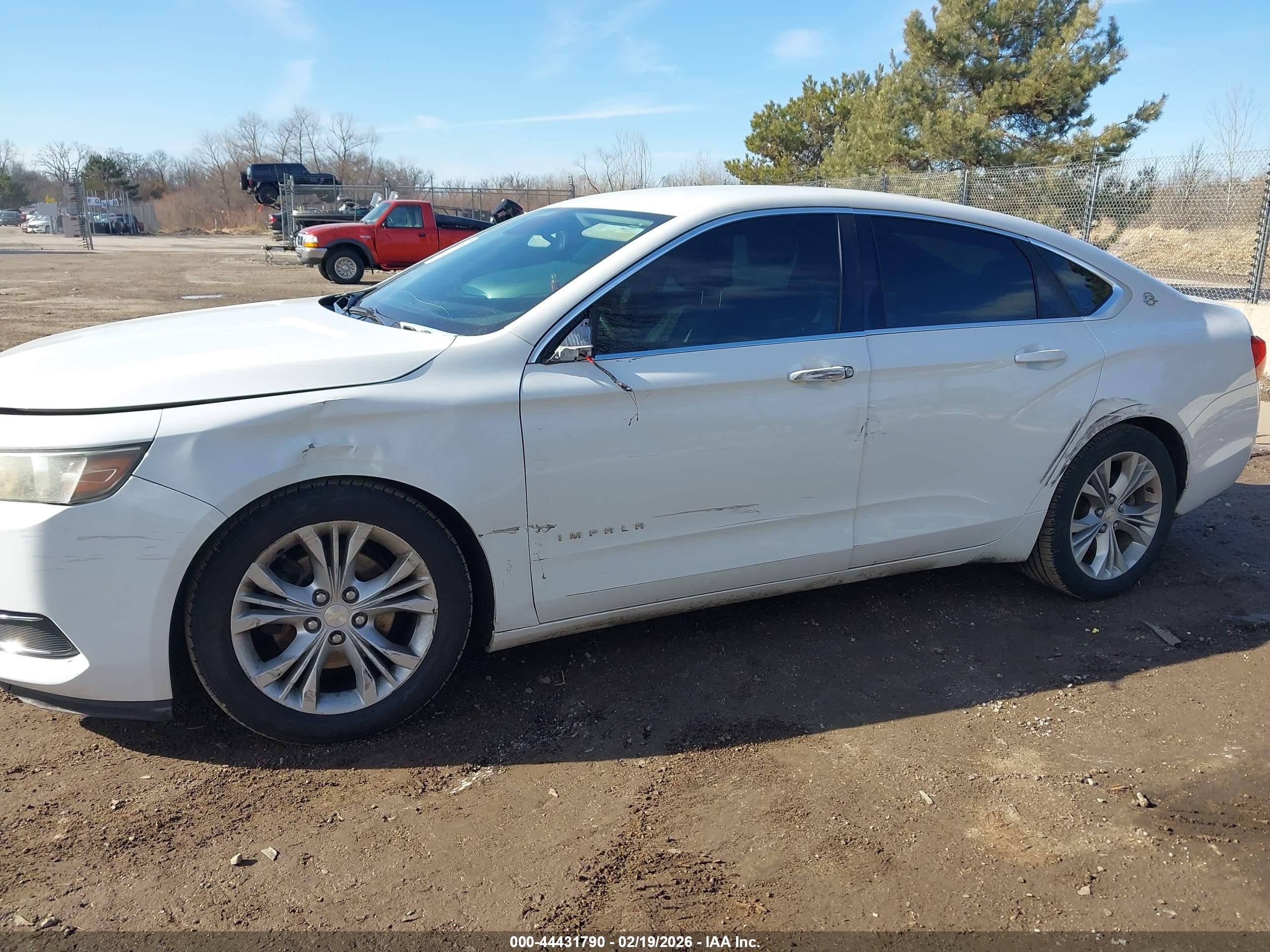 2014 Chevrolet Impala 1lt White vin: 2G1115SL3E9245094