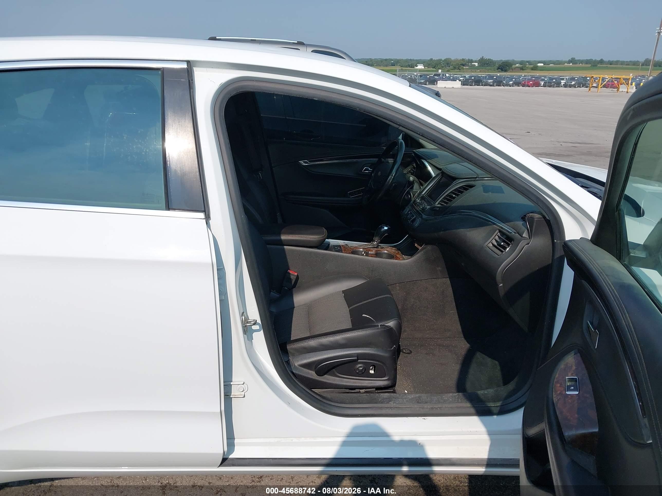 2014 Chevrolet Impala 1lt White vin: 2G1115SL5E9289260
