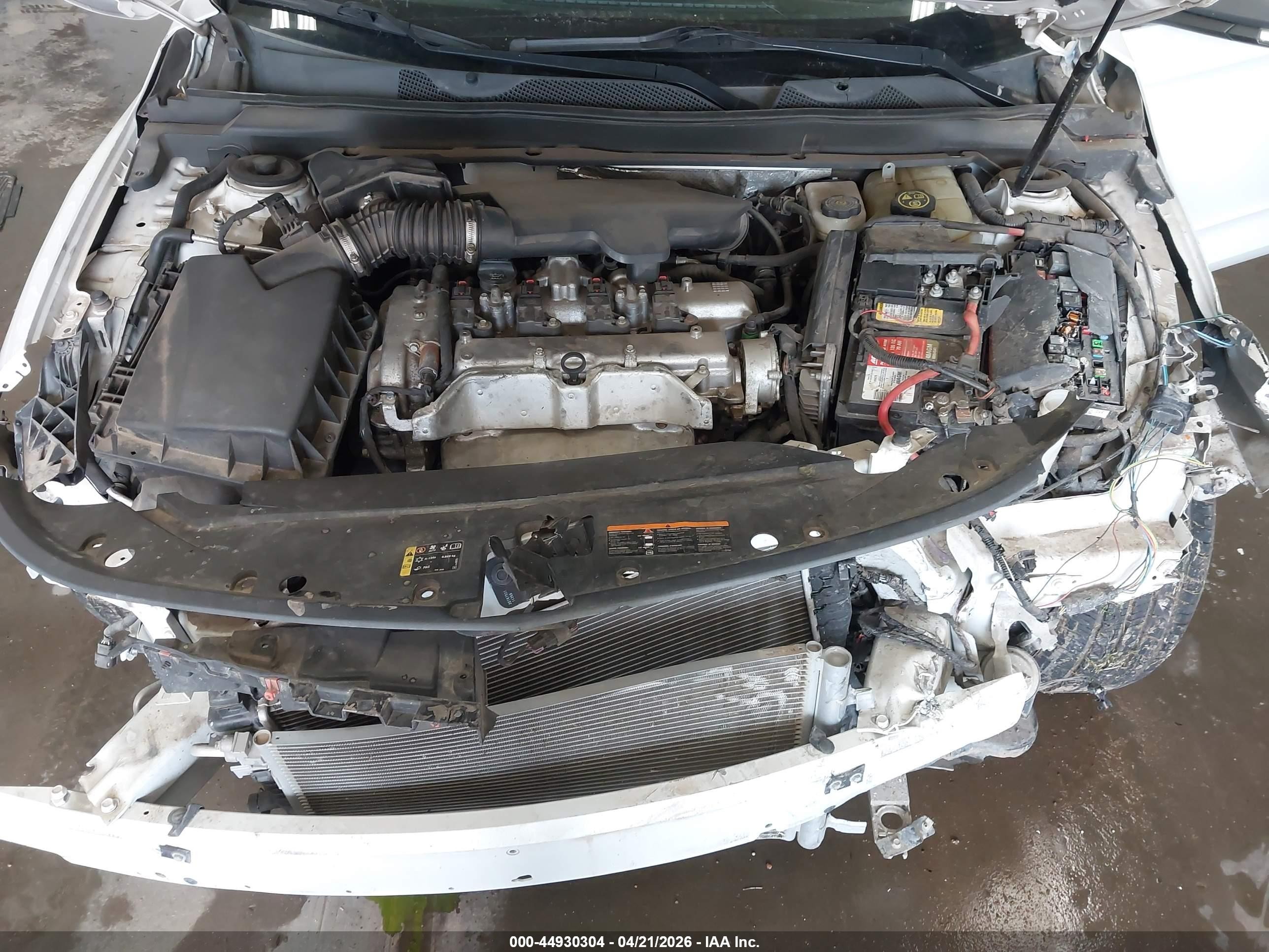 2015 Chevrolet Impala 1lt White vin: 2G1115SL5F9192190