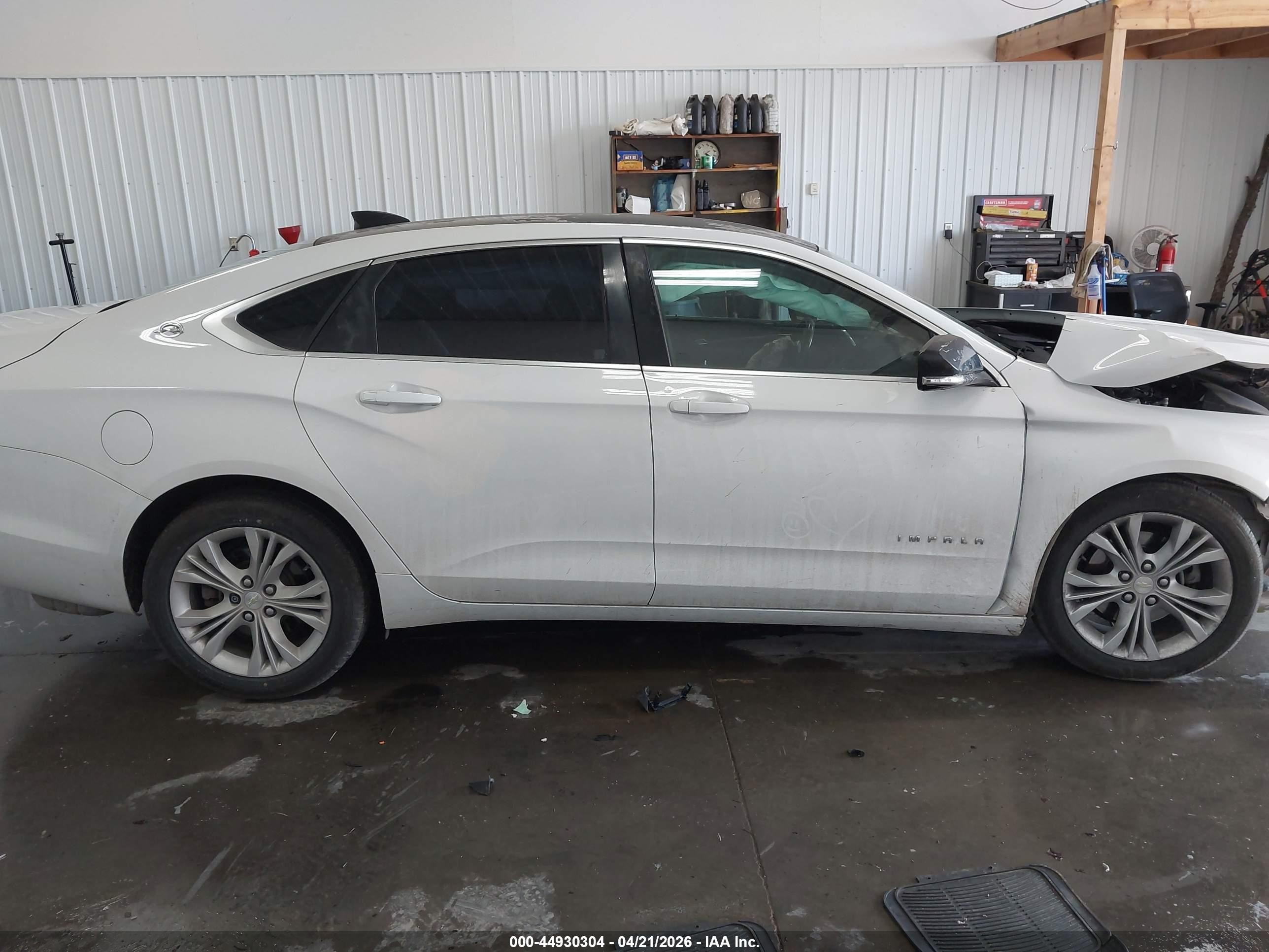 2015 Chevrolet Impala 1lt White vin: 2G1115SL5F9192190
