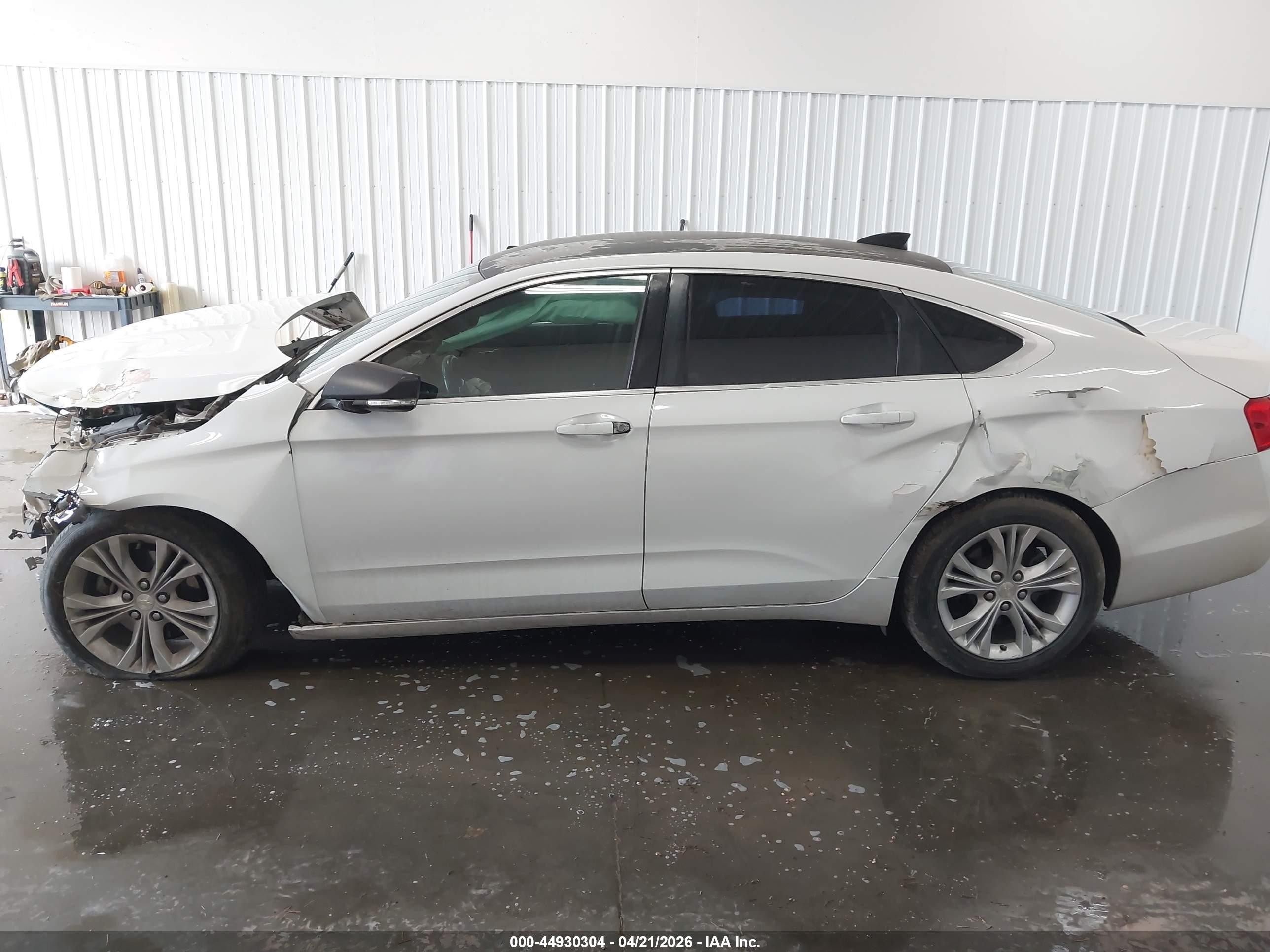 2015 Chevrolet Impala 1lt White vin: 2G1115SL5F9192190