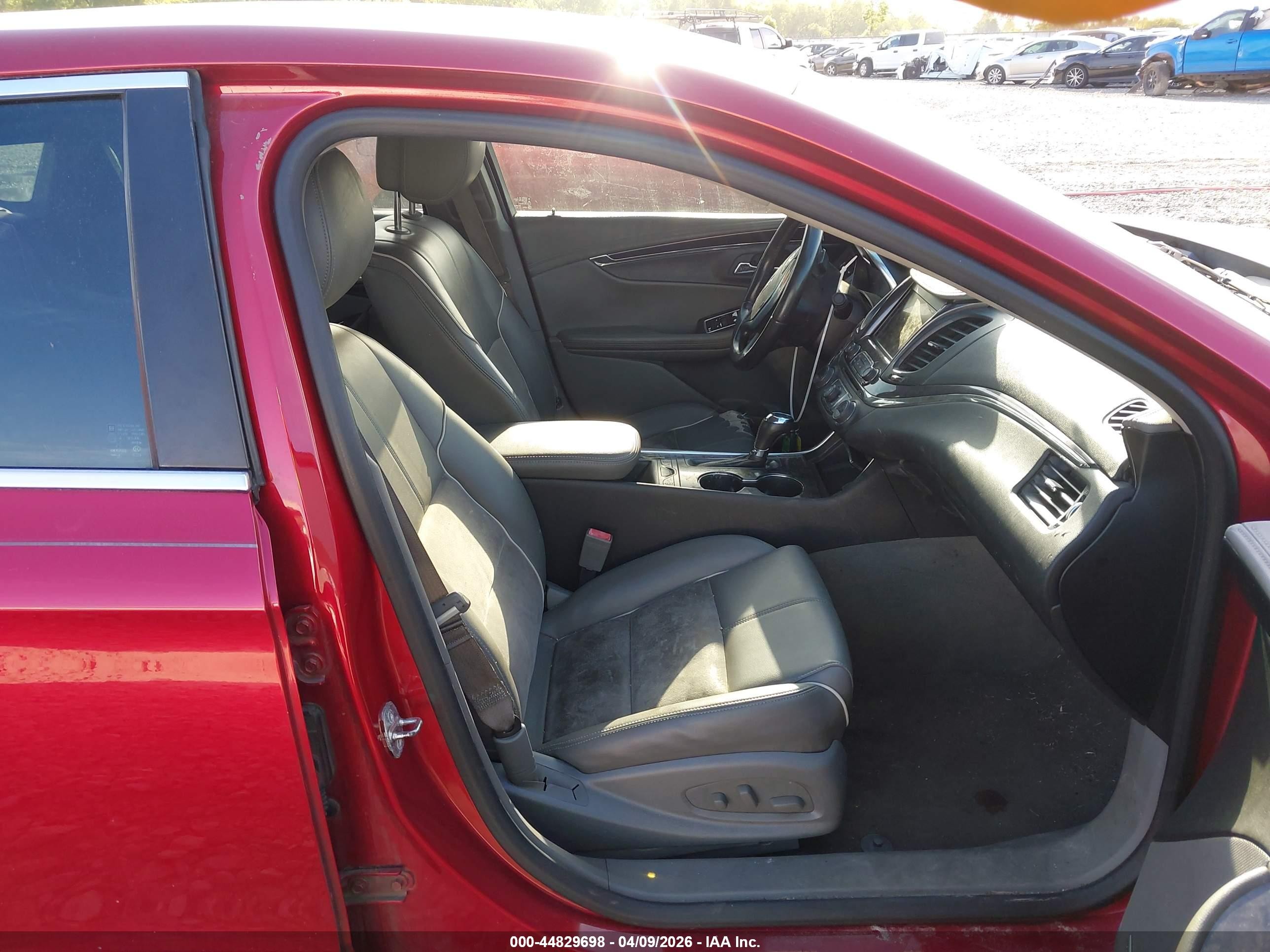 2014 Chevrolet Impala 1lt Red vin: 2G1115SL7E9110538