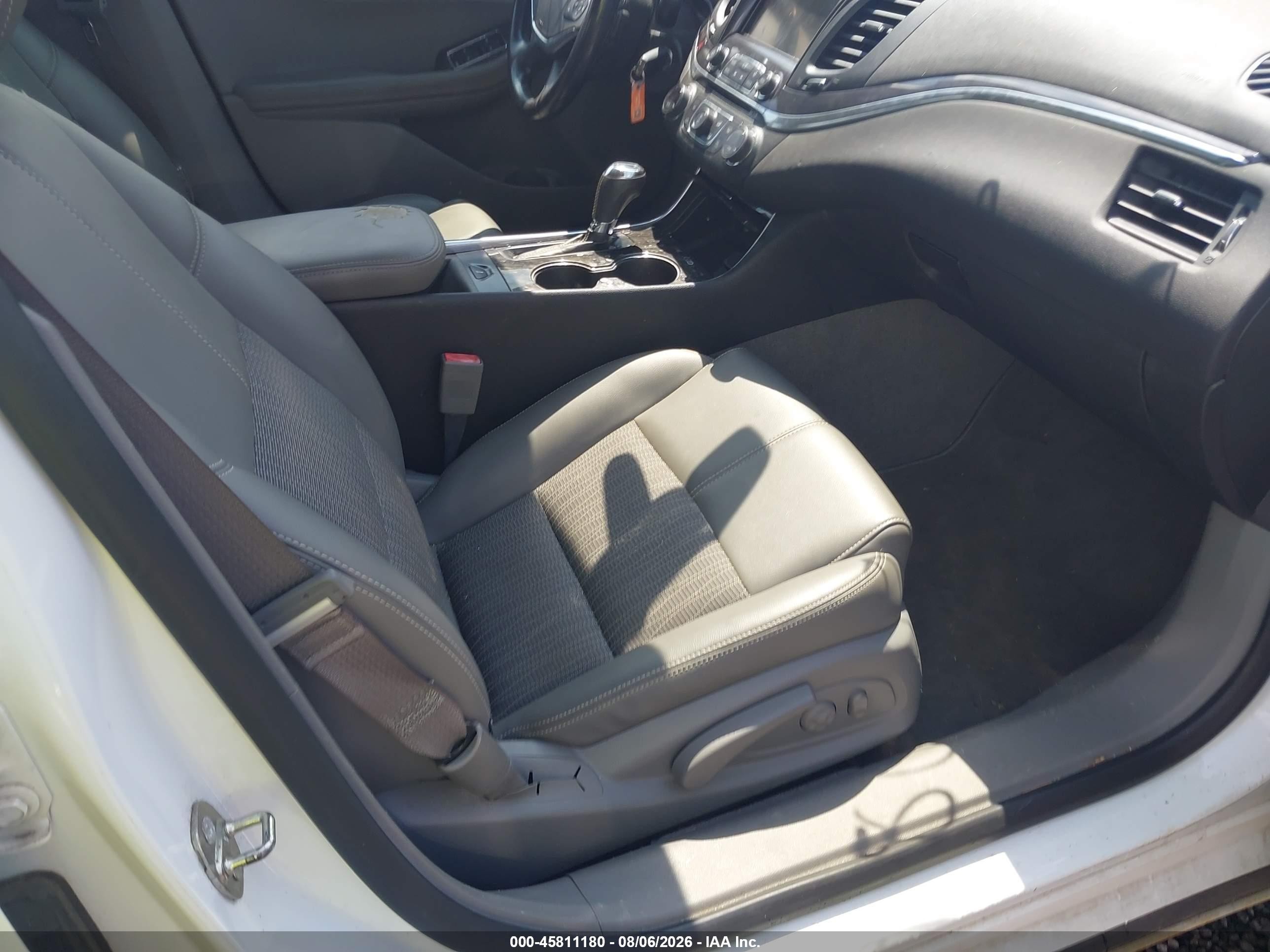2014 Chevrolet Impala 1lt White vin: 2G1115SL9E9172586