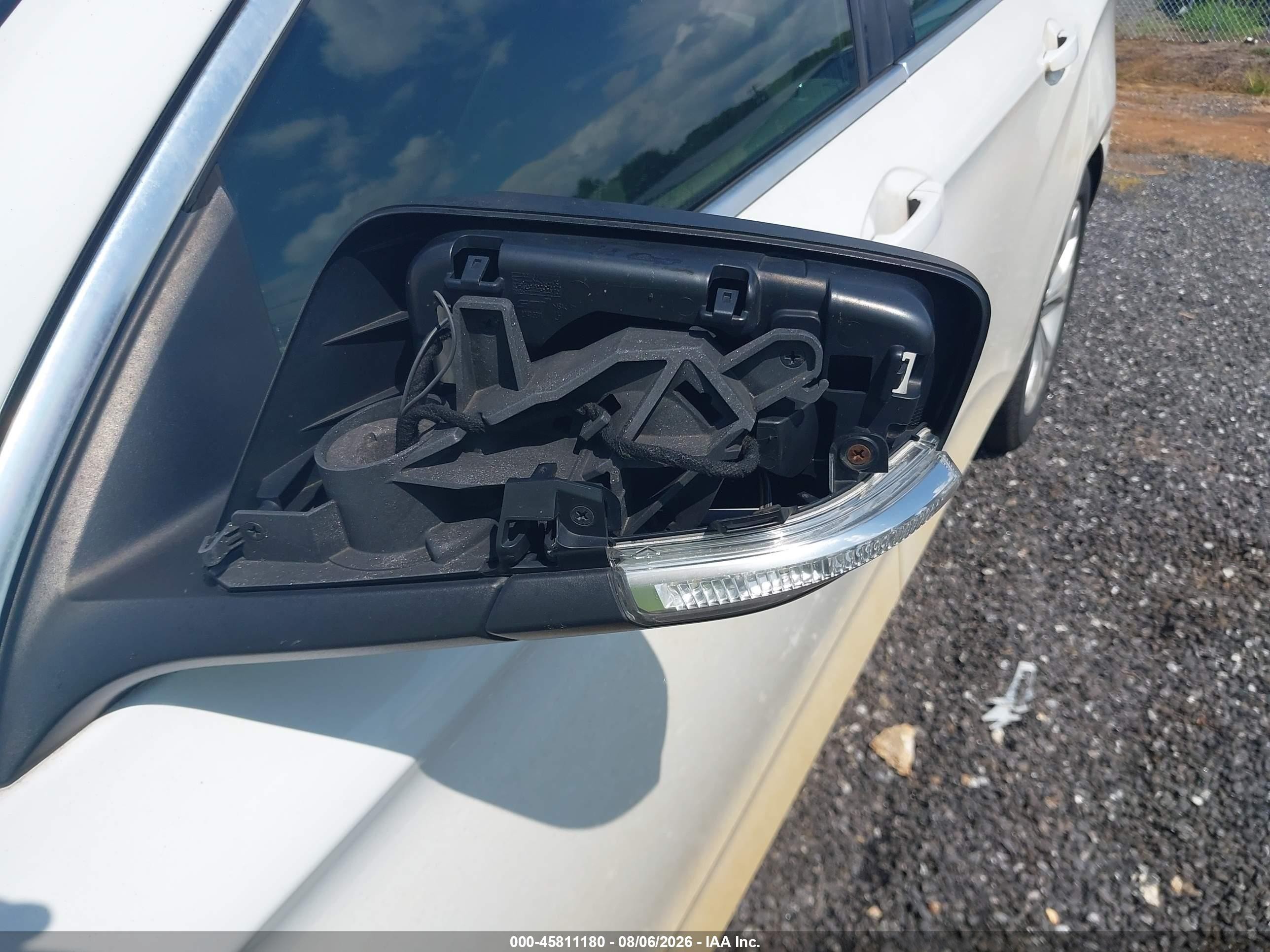 2014 Chevrolet Impala 1lt White vin: 2G1115SL9E9172586