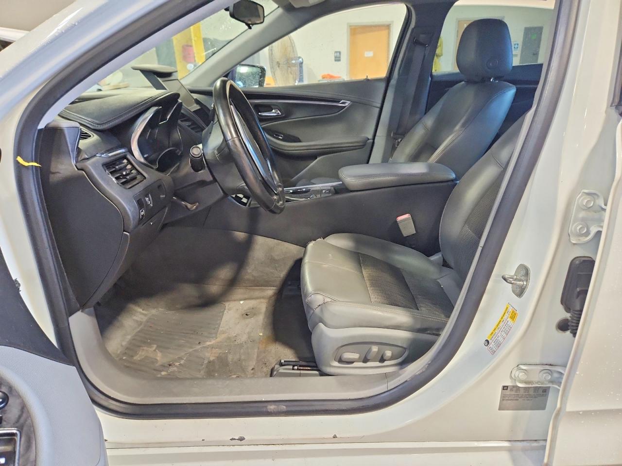 2015 Chevrolet Impala Lt Белый vin: 2G1125S30F9204680