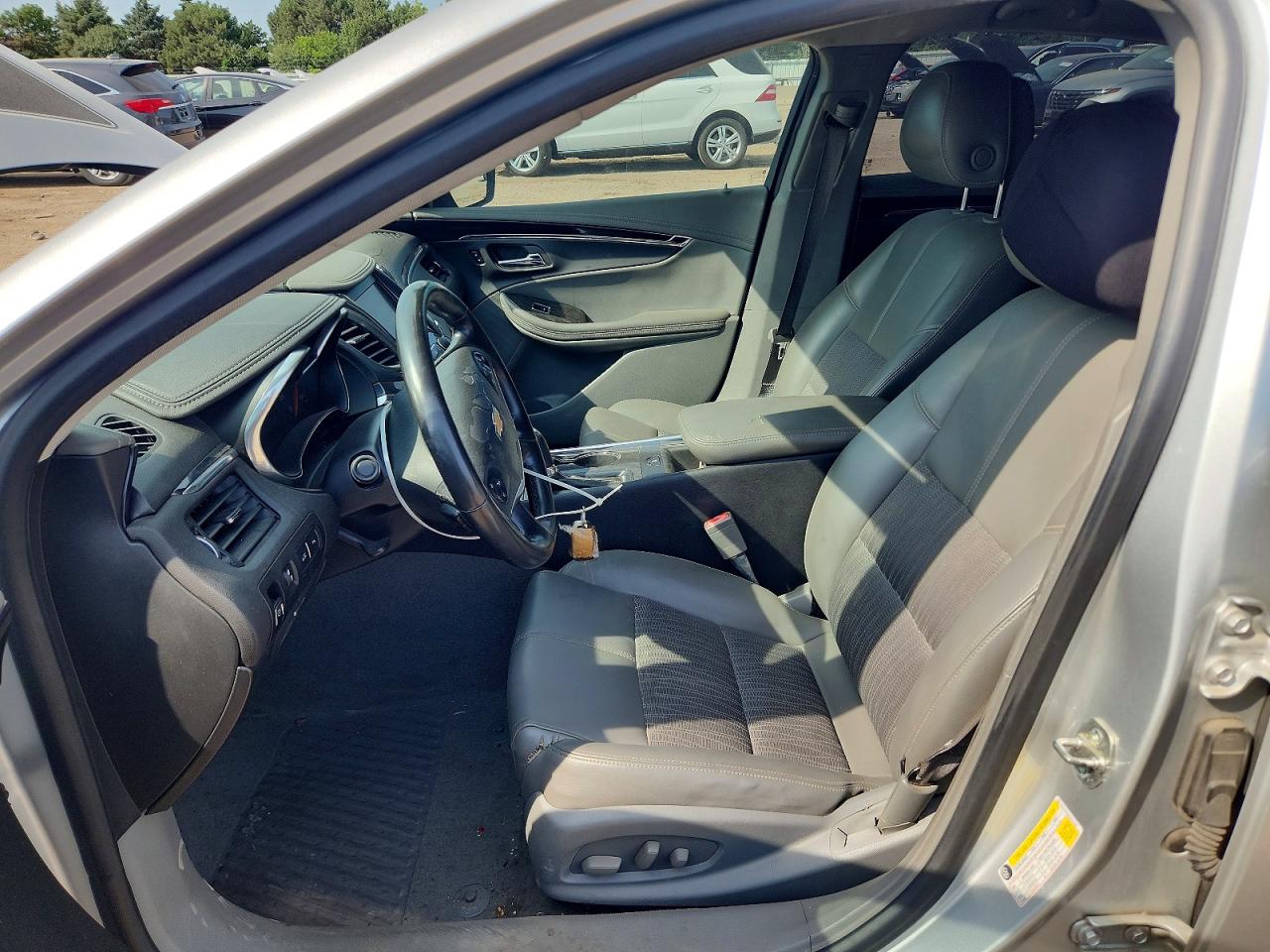 2014 Chevrolet Impala Lt Silver vin: 2G1125S31E9171347