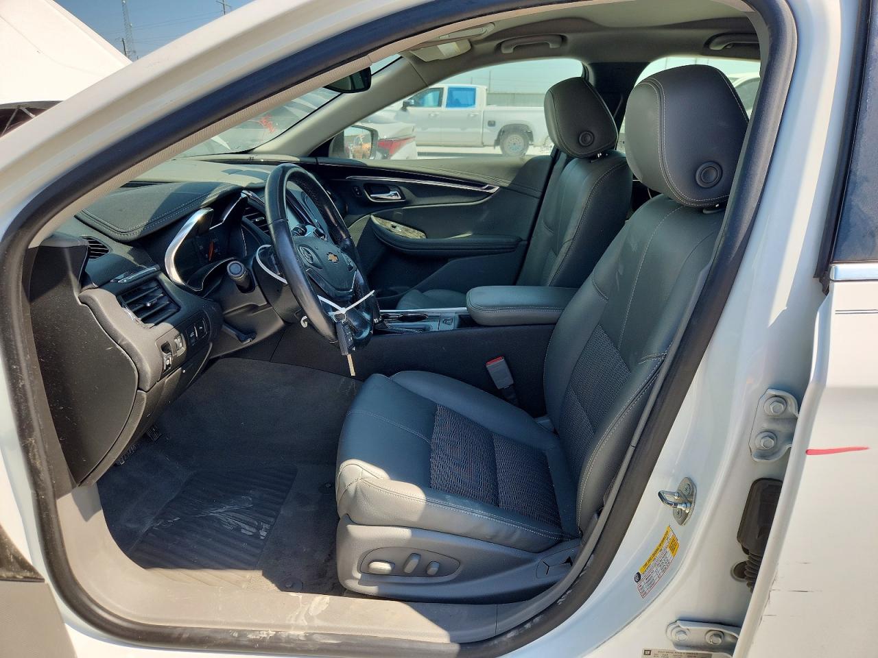 2015 Chevrolet Impala Lt White vin: 2G1125S33F9274559