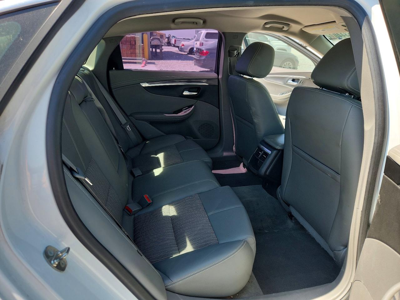 2015 Chevrolet Impala Lt White vin: 2G1125S33F9274559