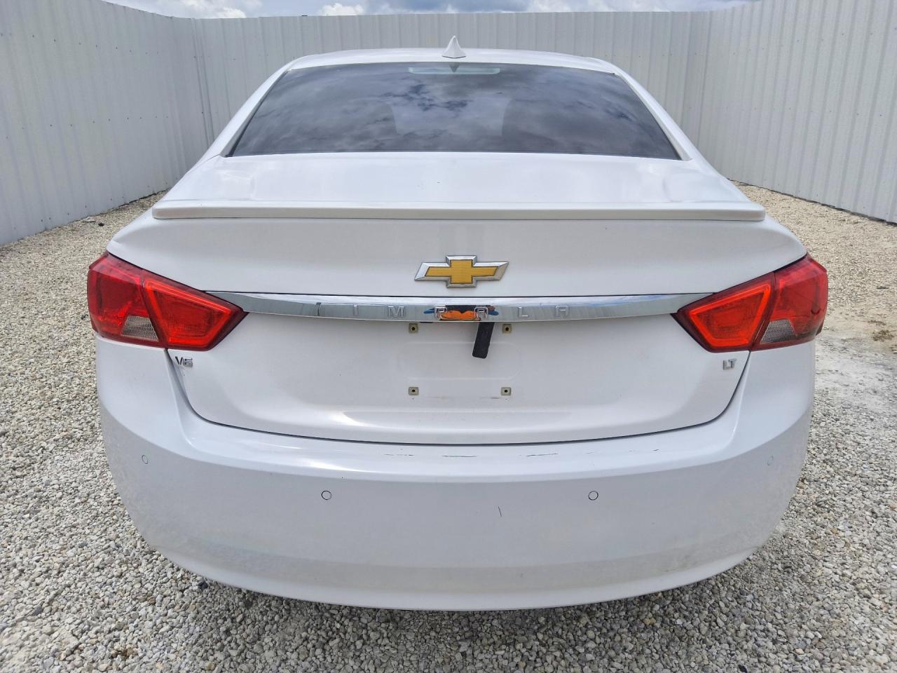 2015 Chevrolet Impala Lt Белый vin: 2G1125S37F9211450