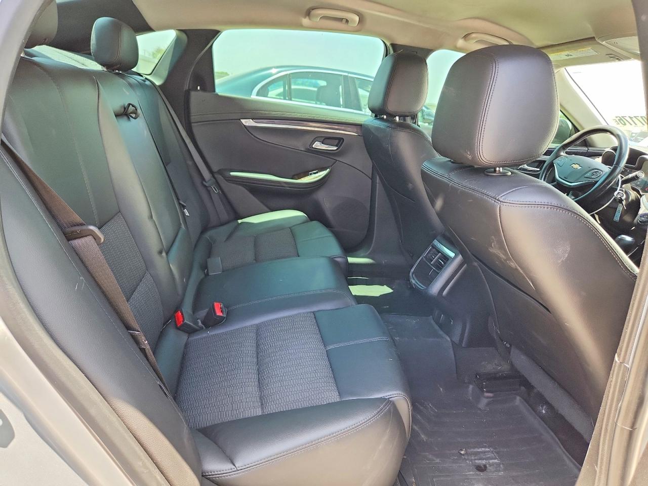 2015 Chevrolet Impala Lt Silver vin: 2G1125S3XF9120026