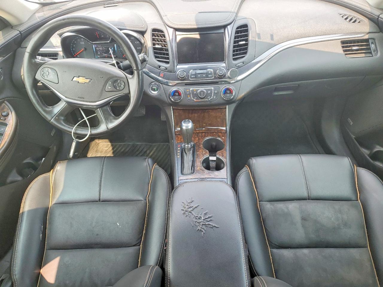 2015 Chevrolet Impala Lt Белый vin: 2G1125S3XF9290984