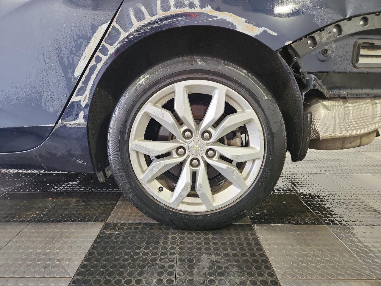 2019 Chevrolet Impala Lt Blue vin: 2G11Z5SA8K9145298 Damage: Left Rocker Panel, Dent(S) W/ Paint Dmg, 4 To 5 Inches