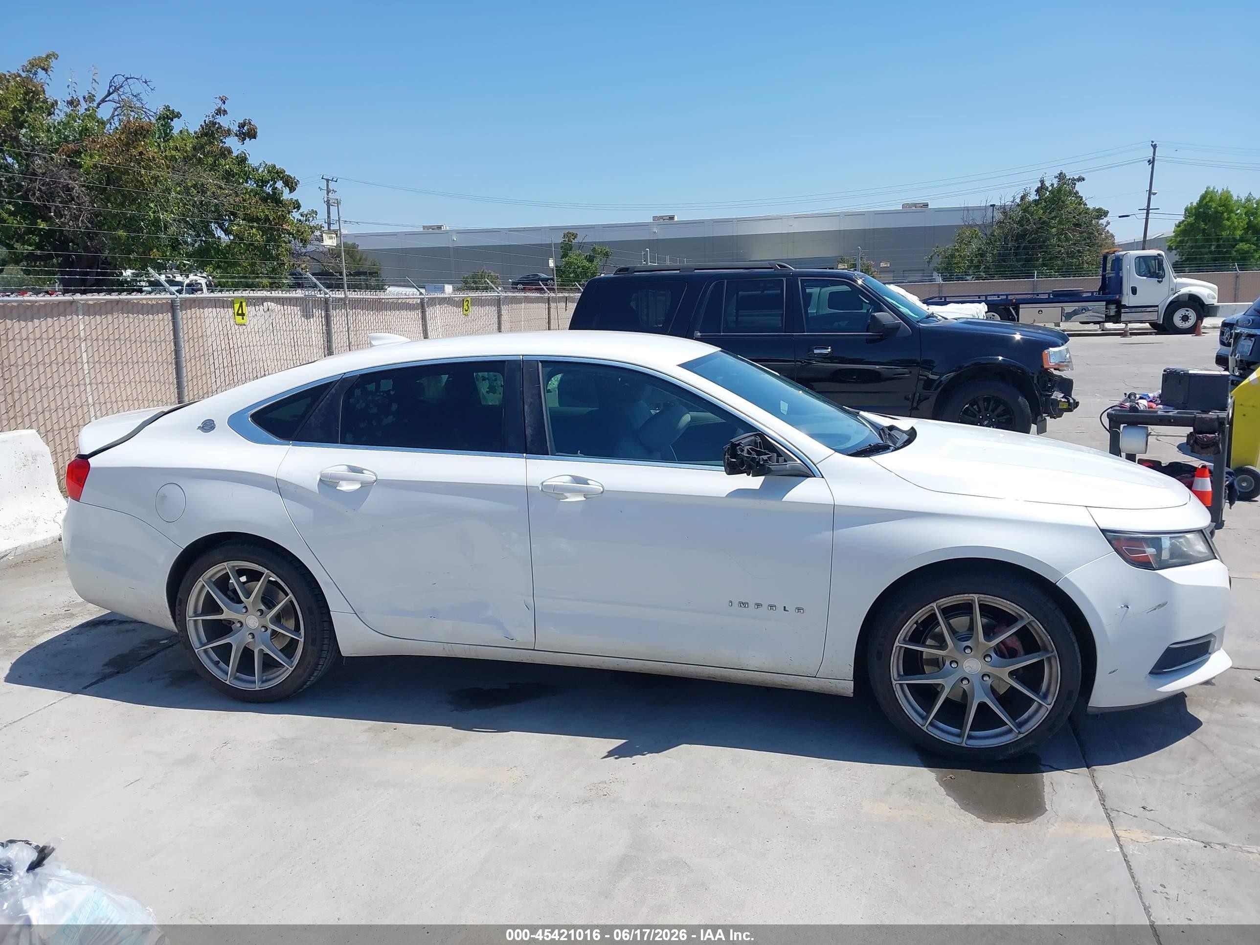 2015 Chevrolet Impala Ls Белый vin: 2G11Z5SL3F9188017