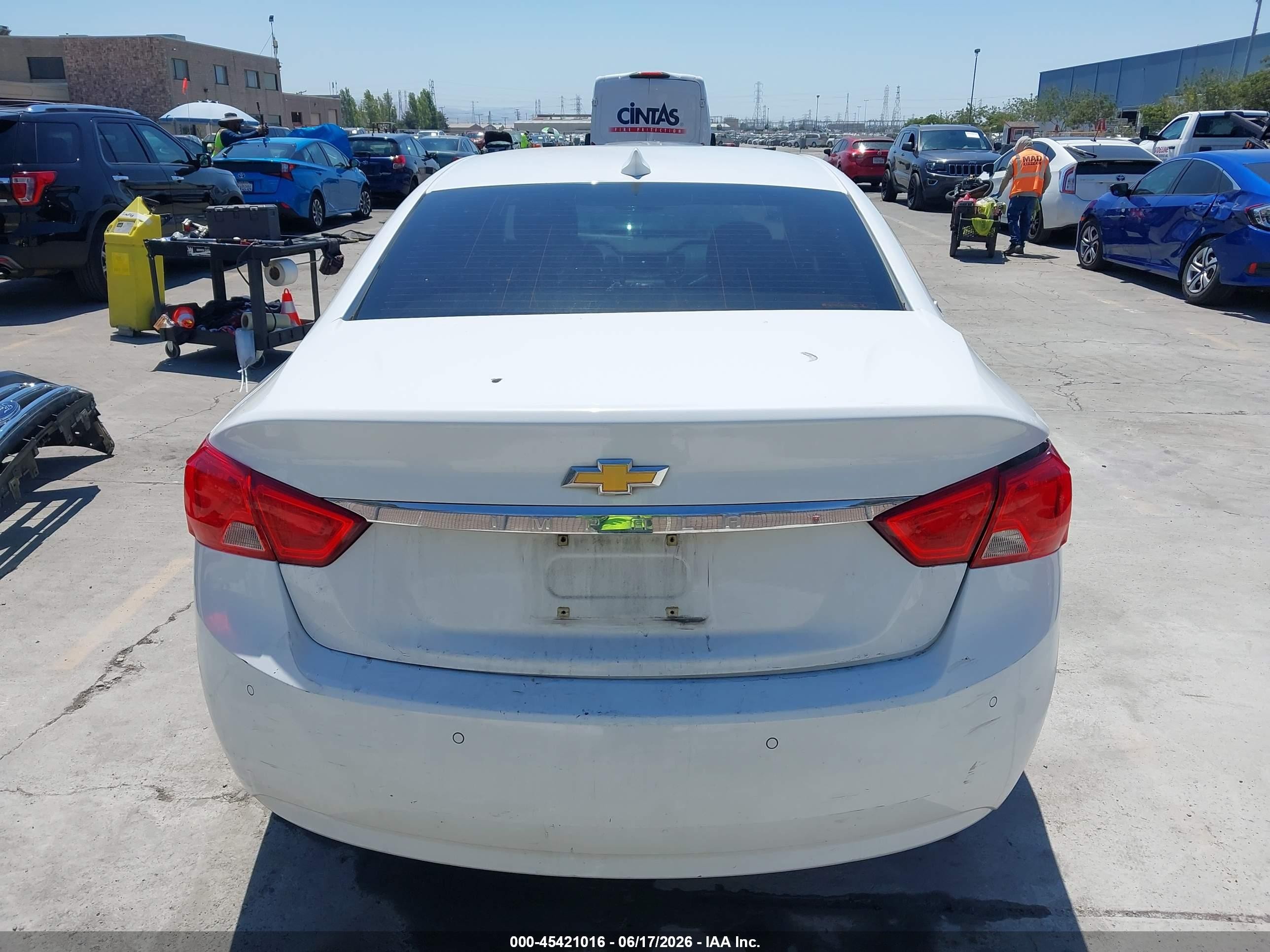 2015 Chevrolet Impala Ls Белый vin: 2G11Z5SL3F9188017