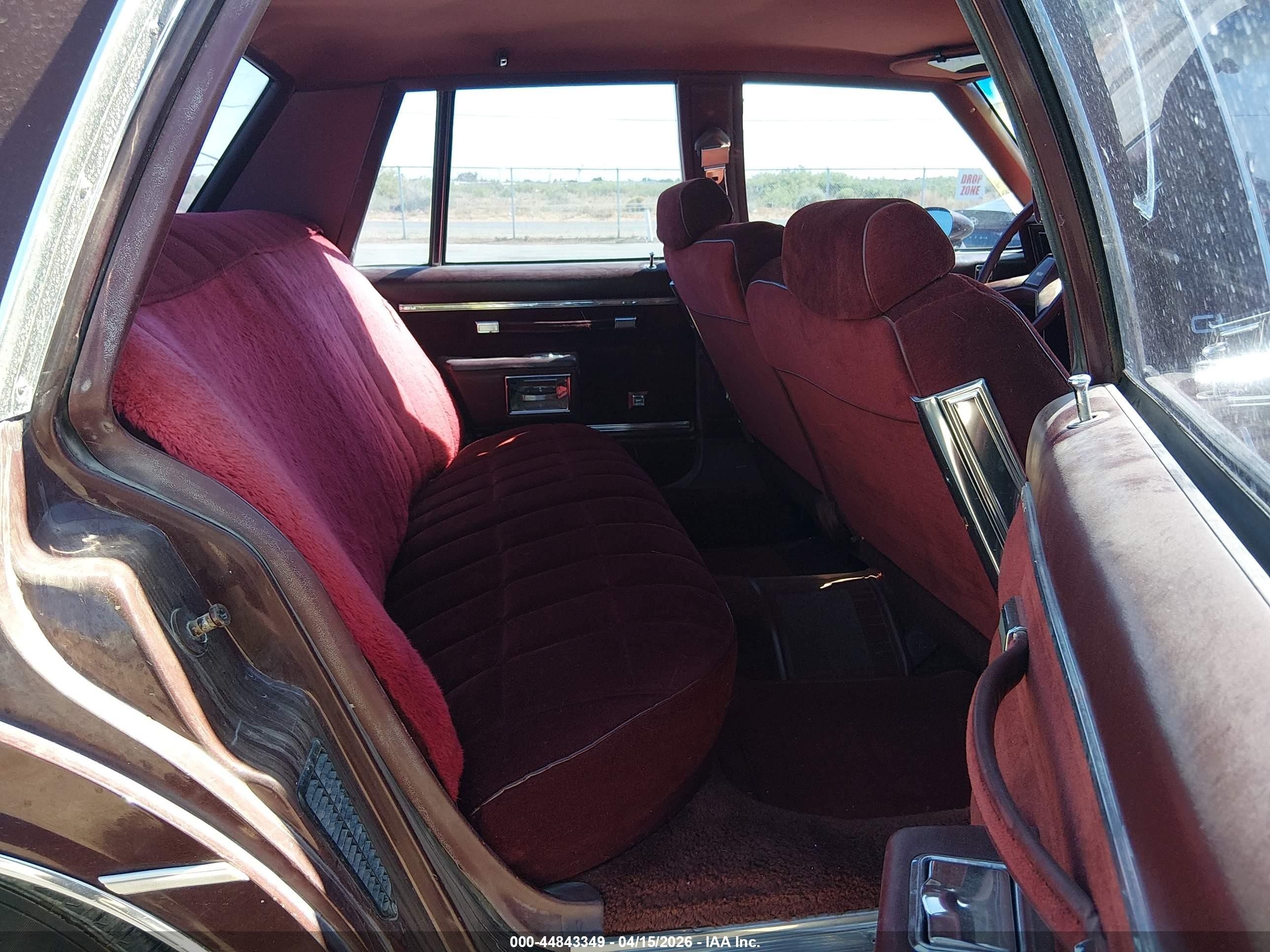 1983 Chevrolet Caprice Classic Maroon vin: 2G1AN69H8D1116177