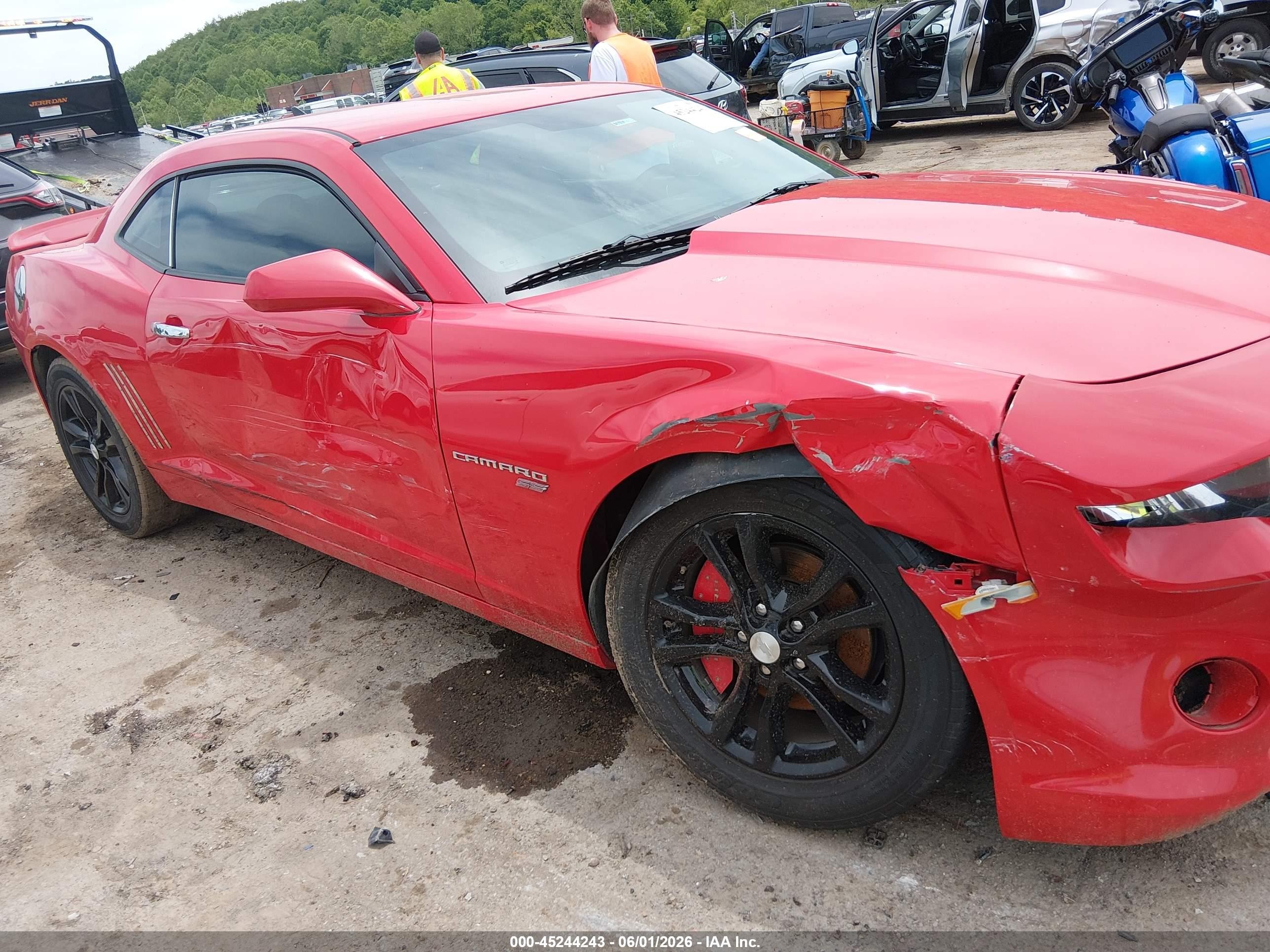 2015 Chevrolet Camaro 1ls Red vin: 2G1FA1E30F9109436