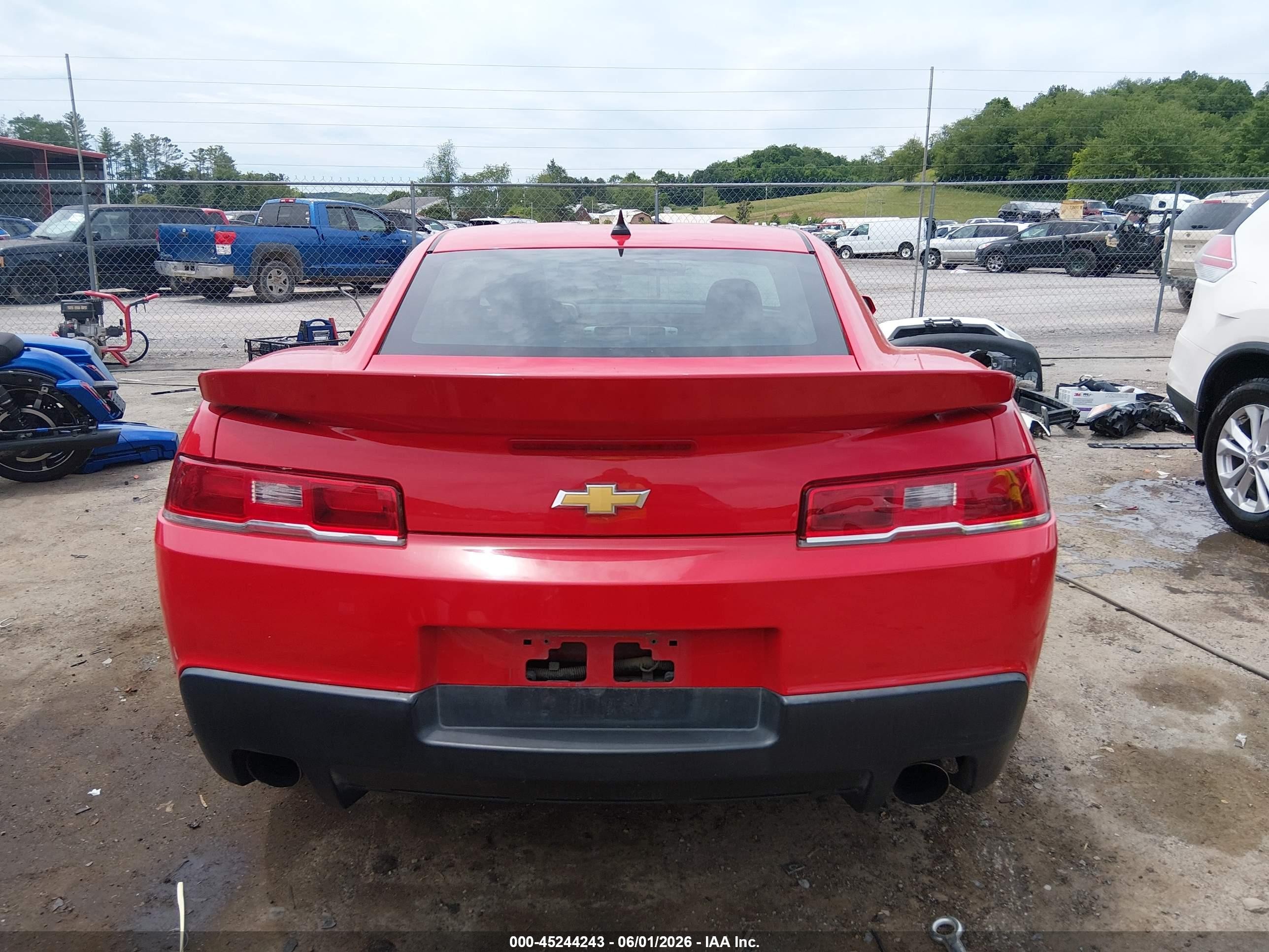 2015 Chevrolet Camaro 1ls Red vin: 2G1FA1E30F9109436