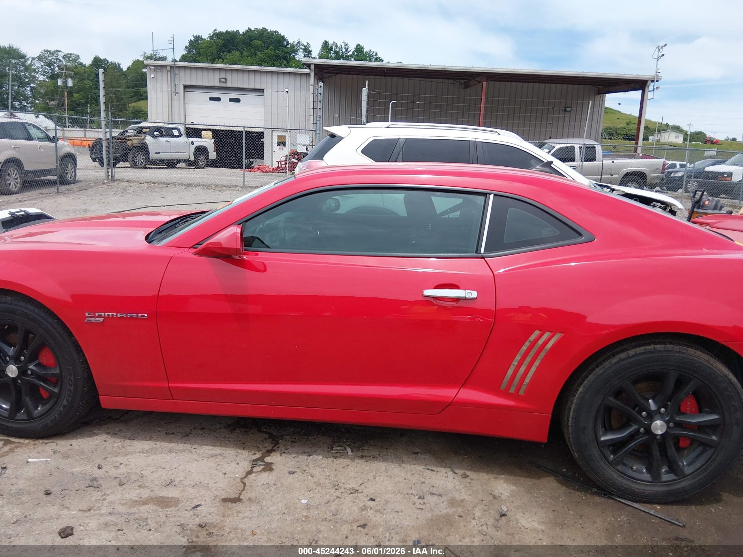 2015 Chevrolet Camaro 1ls Red vin: 2G1FA1E30F9109436