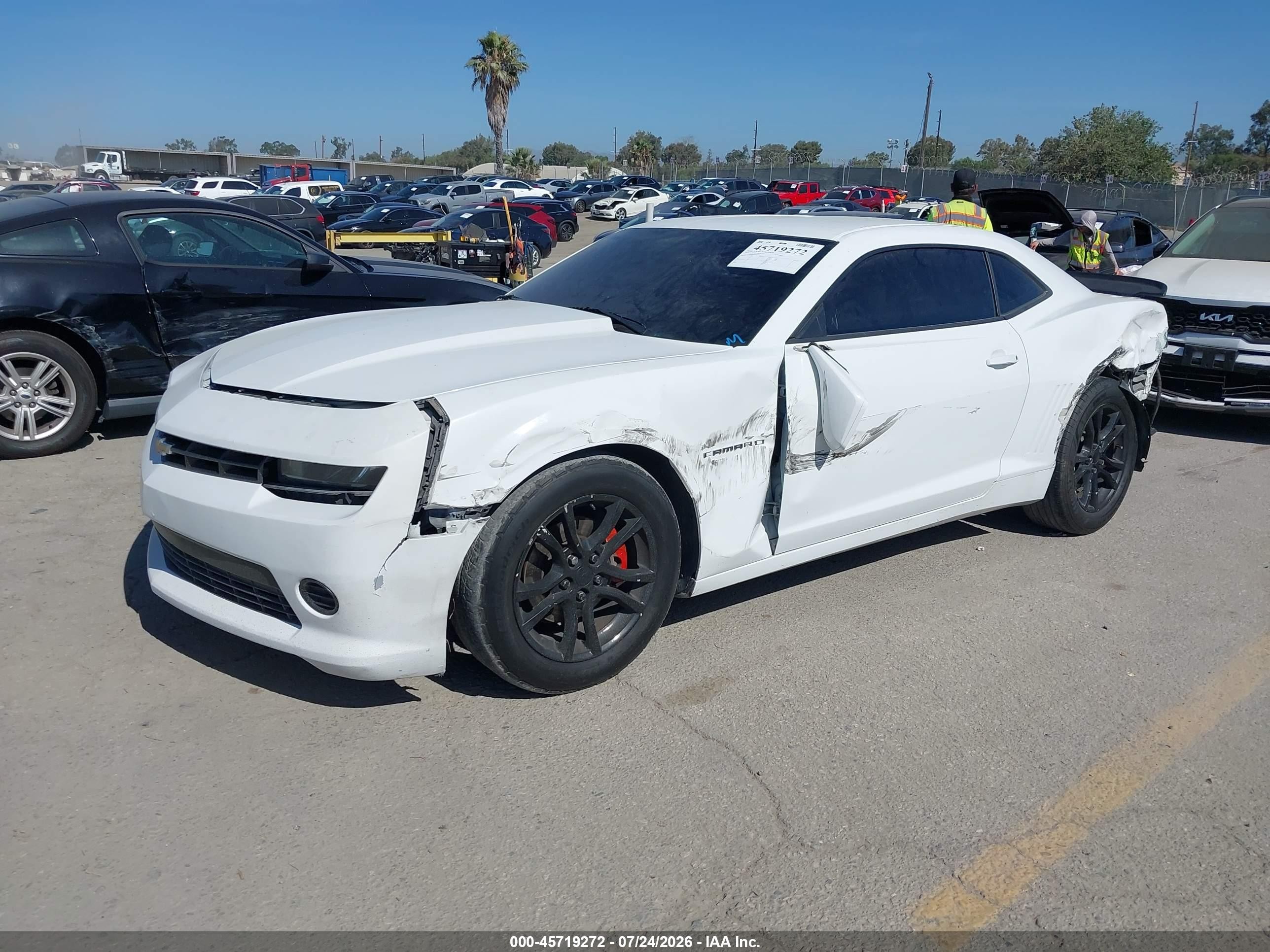 2015 Chevrolet Camaro 1ls Белый vin: 2G1FA1E30F9151105