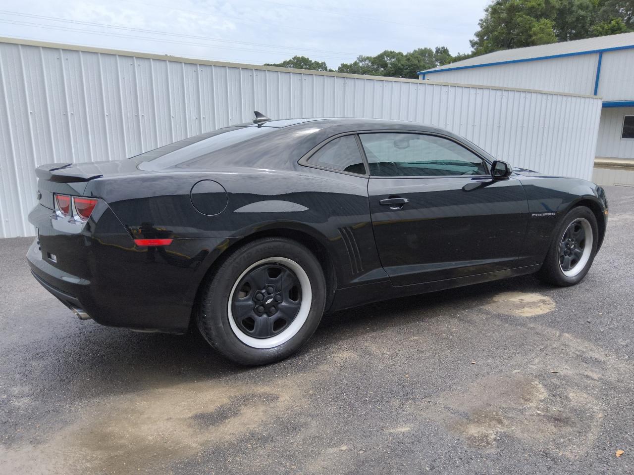 2012 Chevrolet Camaro Ls Black vin: 2G1FA1E3XC9180199 Damage: Right Qtr Panel, Dent(S) W/ Paint Dmg, 1 To 2 Inches