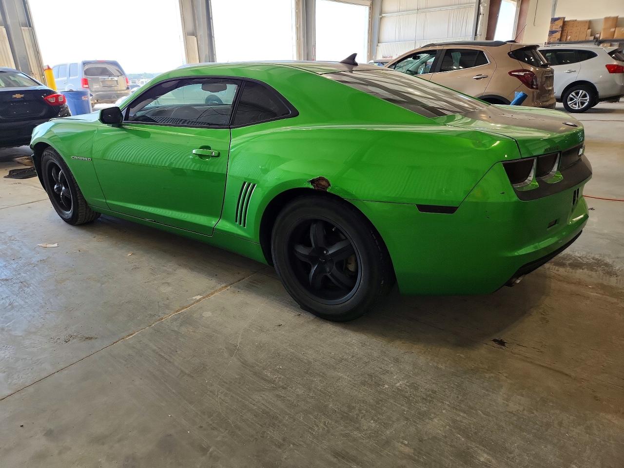 2011 Chevrolet Camaro Ls Зеленый vin: 2G1FA1ED7B9152917