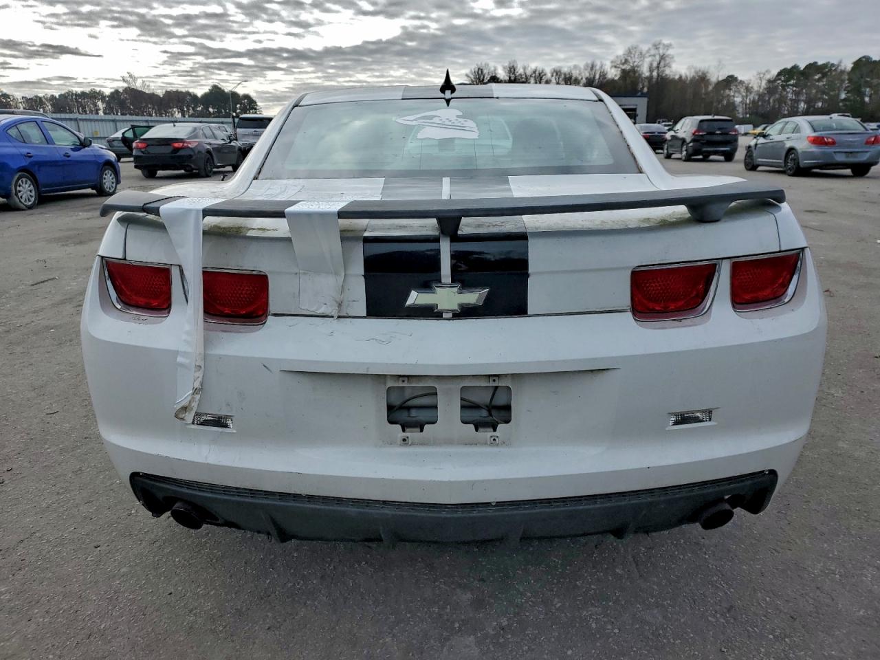 2011 Chevrolet Camaro Ls White vin: 2G1FA1ED7B9160399