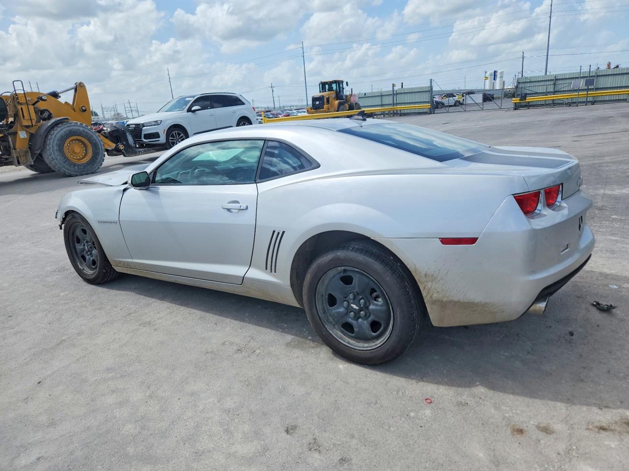 2011 Chevrolet Camaro Ls Серебряный vin: 2G1FA1ED8B9136175