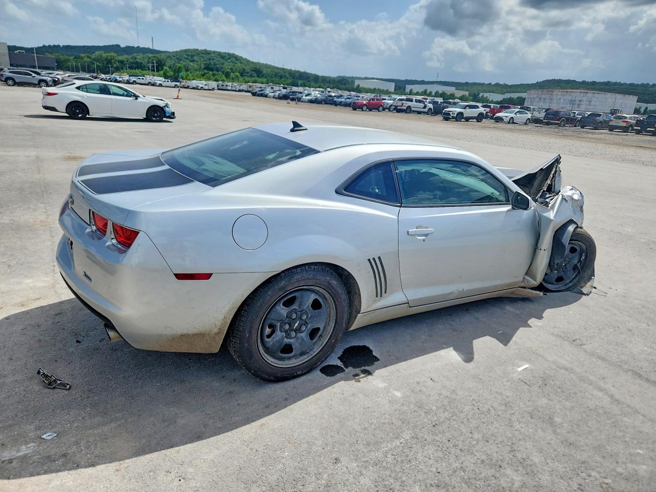 2011 Chevrolet Camaro Ls Серебряный vin: 2G1FA1ED8B9136175
